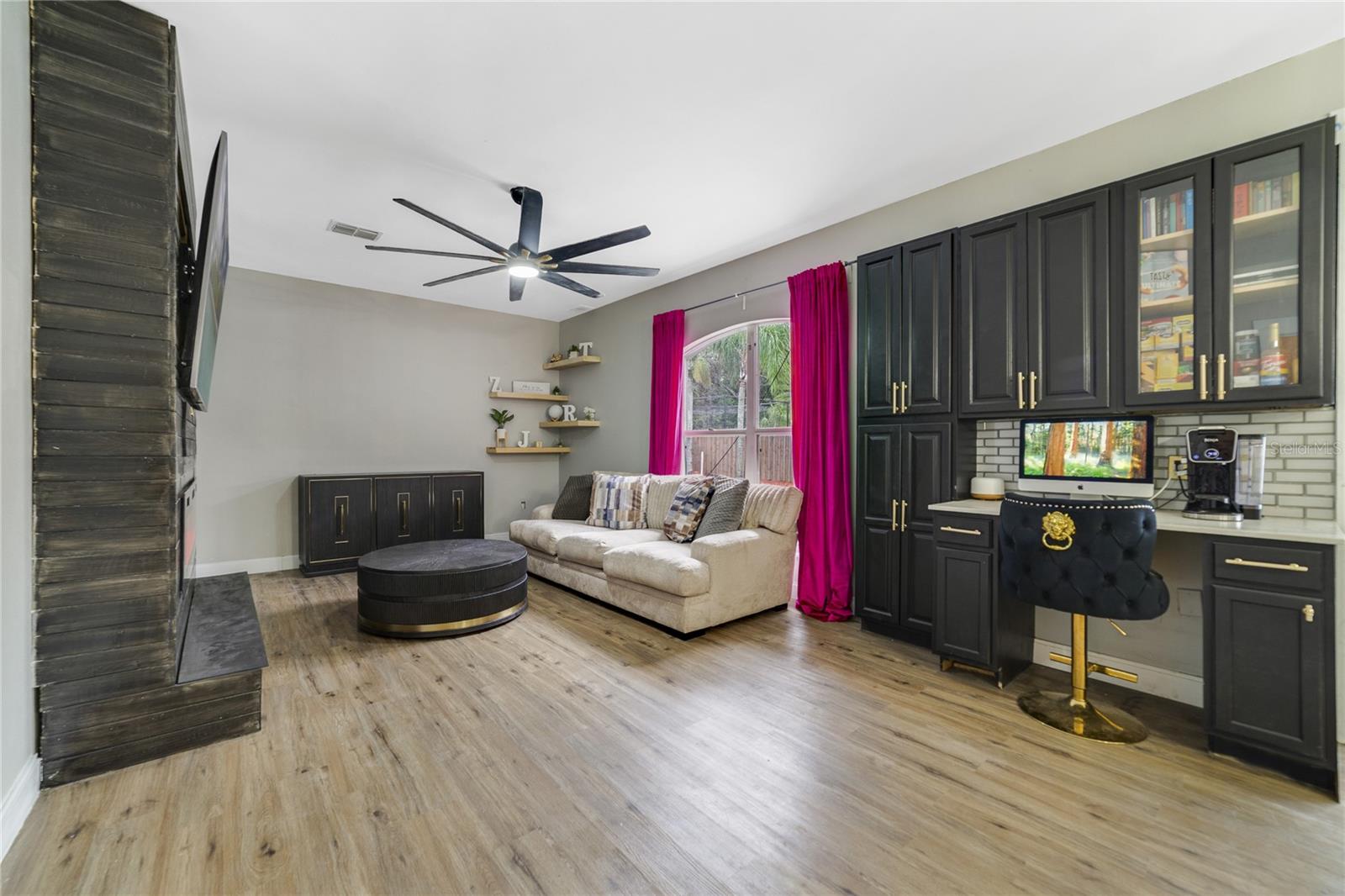 Image 6 of 25 For 894 Welch Hill Circle