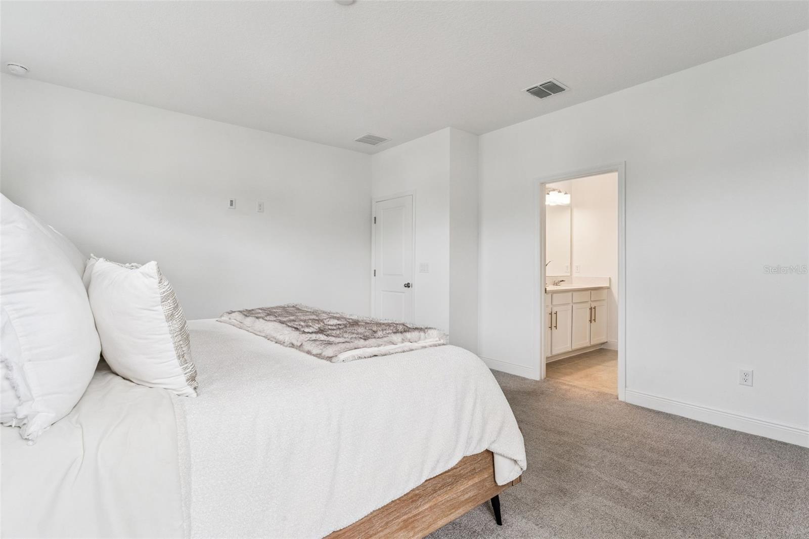 Image 30 of 62 For 3130 Vanguard Court