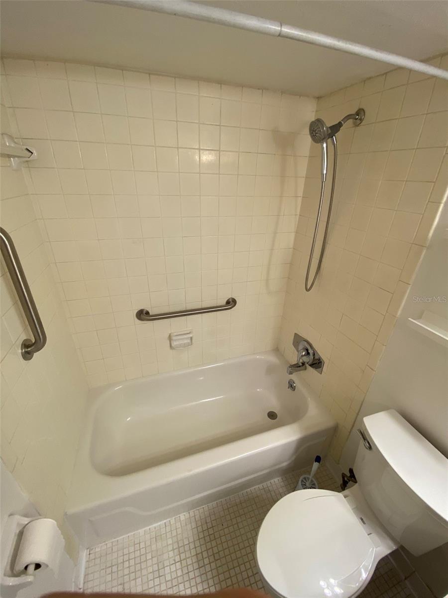 Image 13 of 26 For 142 Springwood Circle A