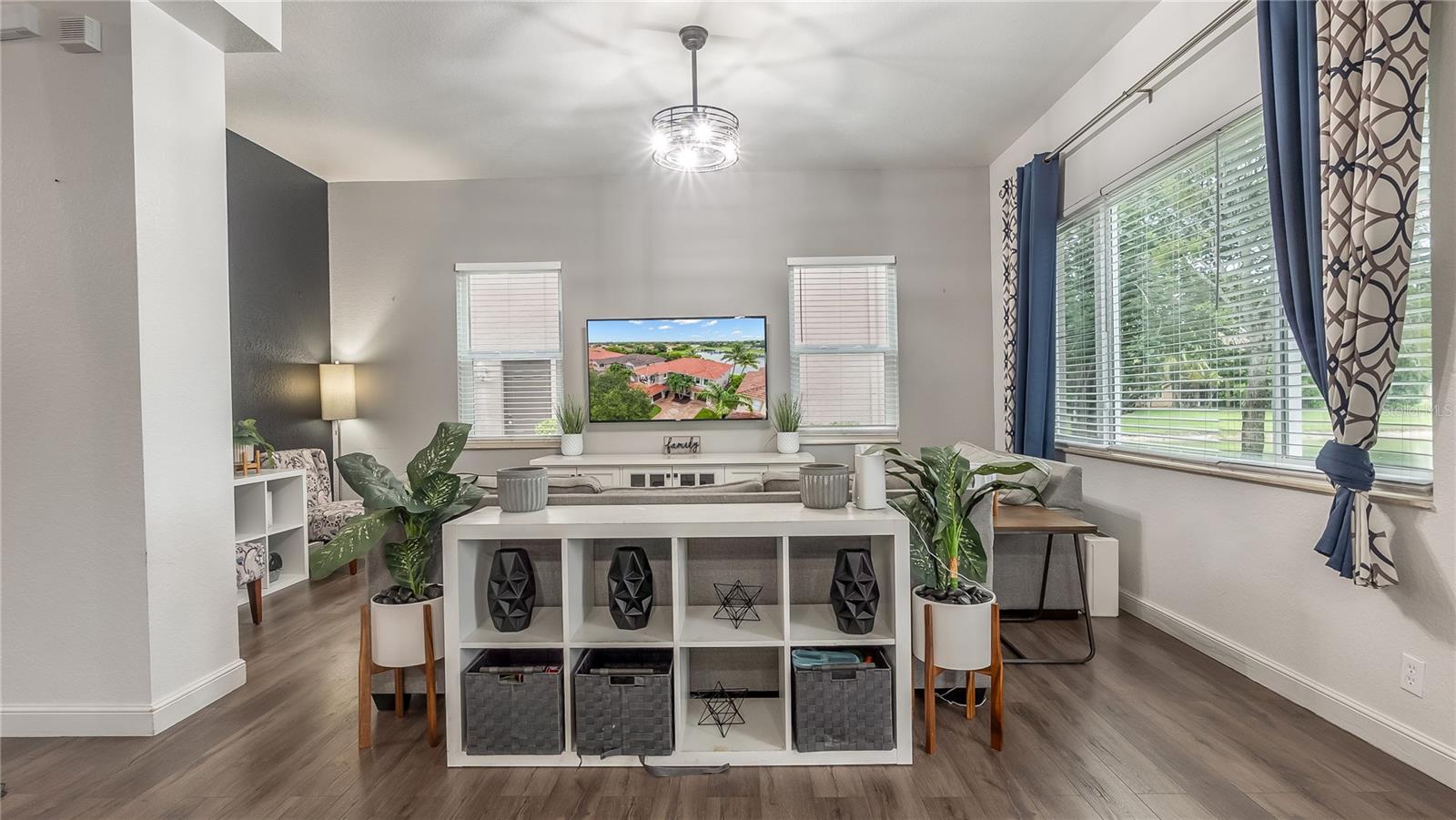 Image 14 of 60 For 556 Cresta Circle