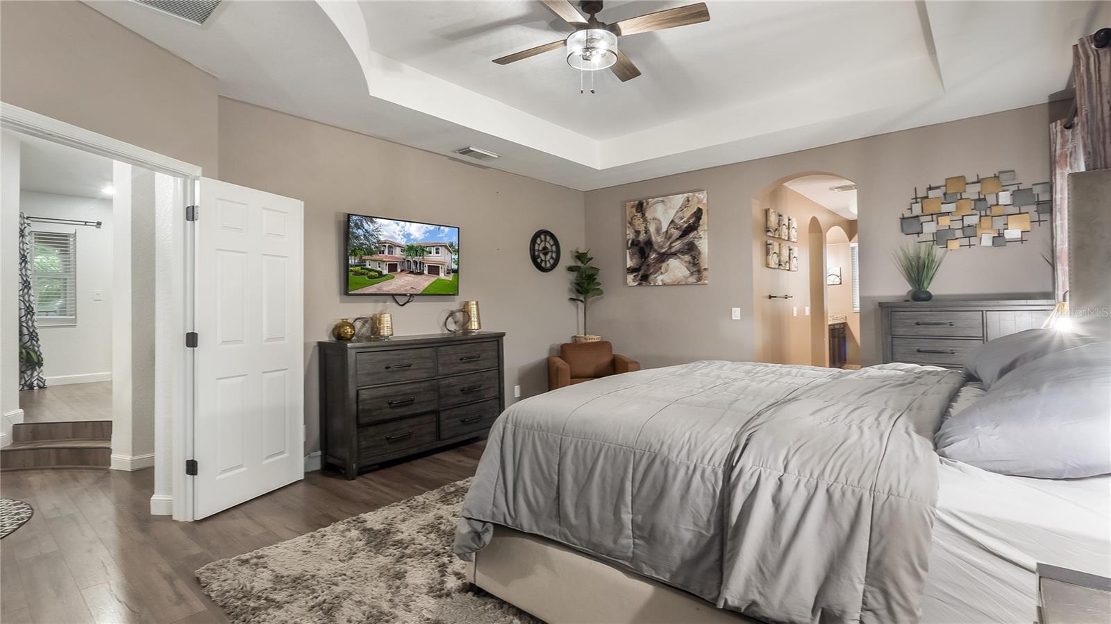 Image 32 of 60 For 556 Cresta Circle