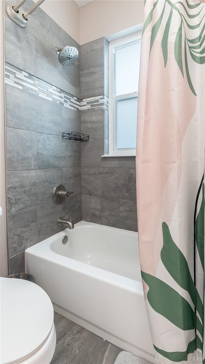 Image 39 of 60 For 556 Cresta Circle