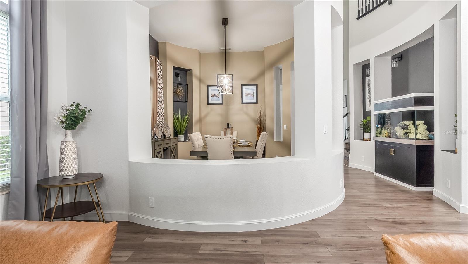 Image 7 of 60 For 556 Cresta Circle