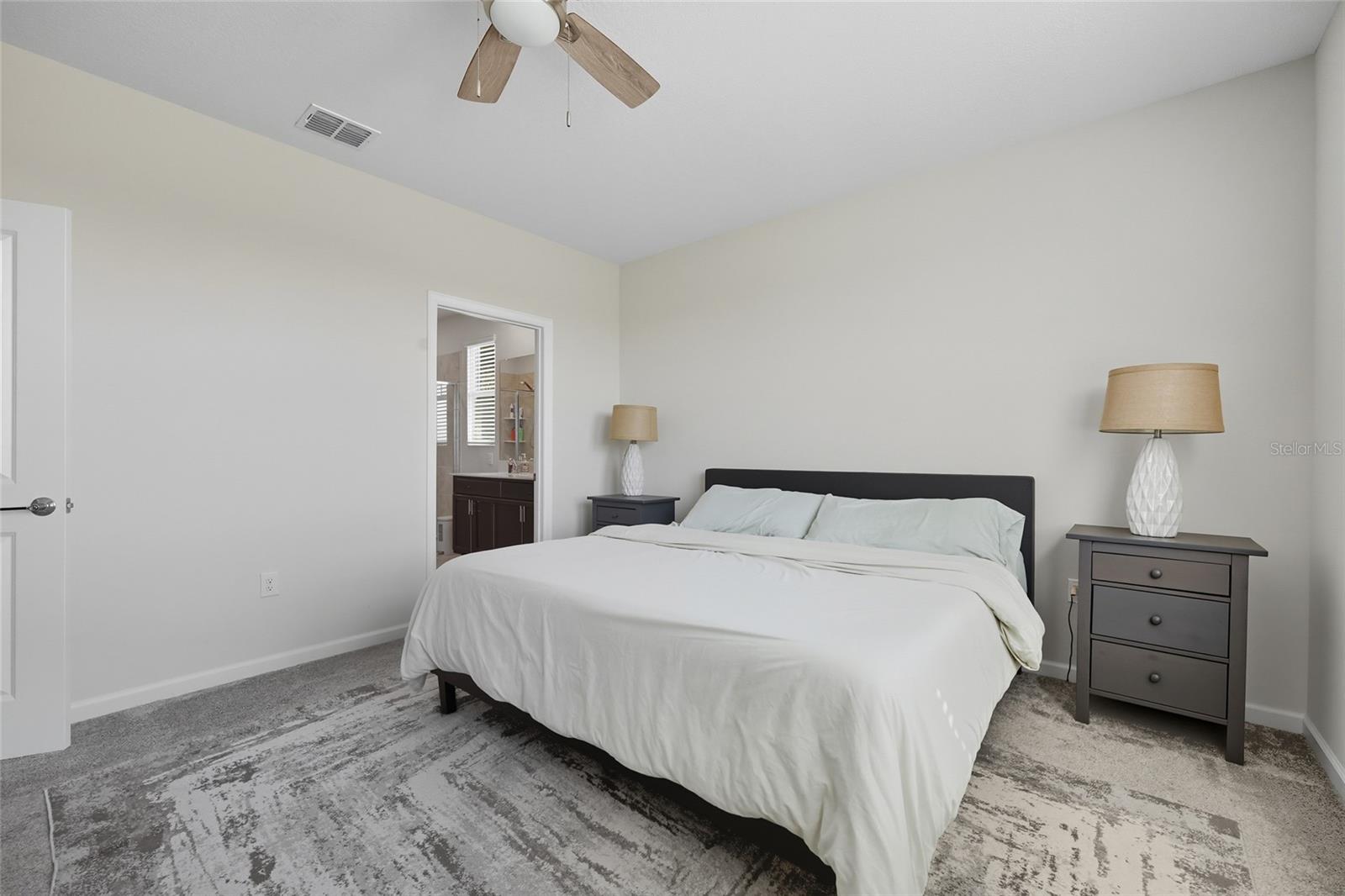 Image 19 of 43 For 17040 Quicksilver Avenue