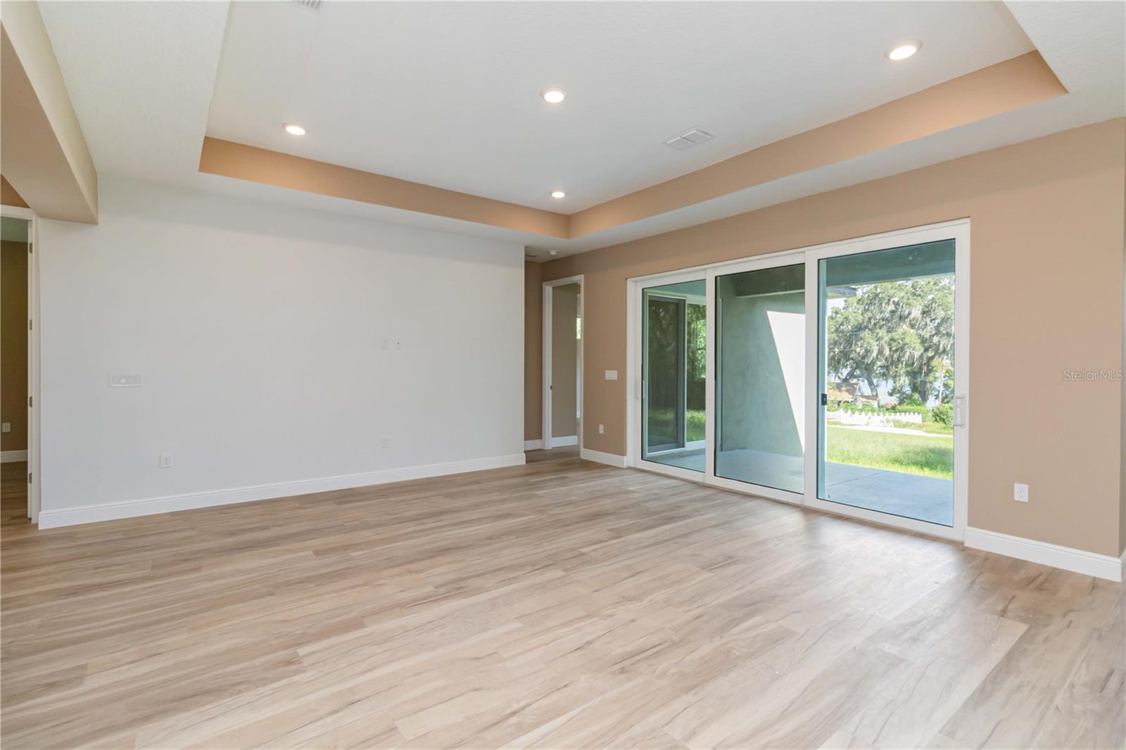 Image 13 of 49 For 11110 Oleander Drive