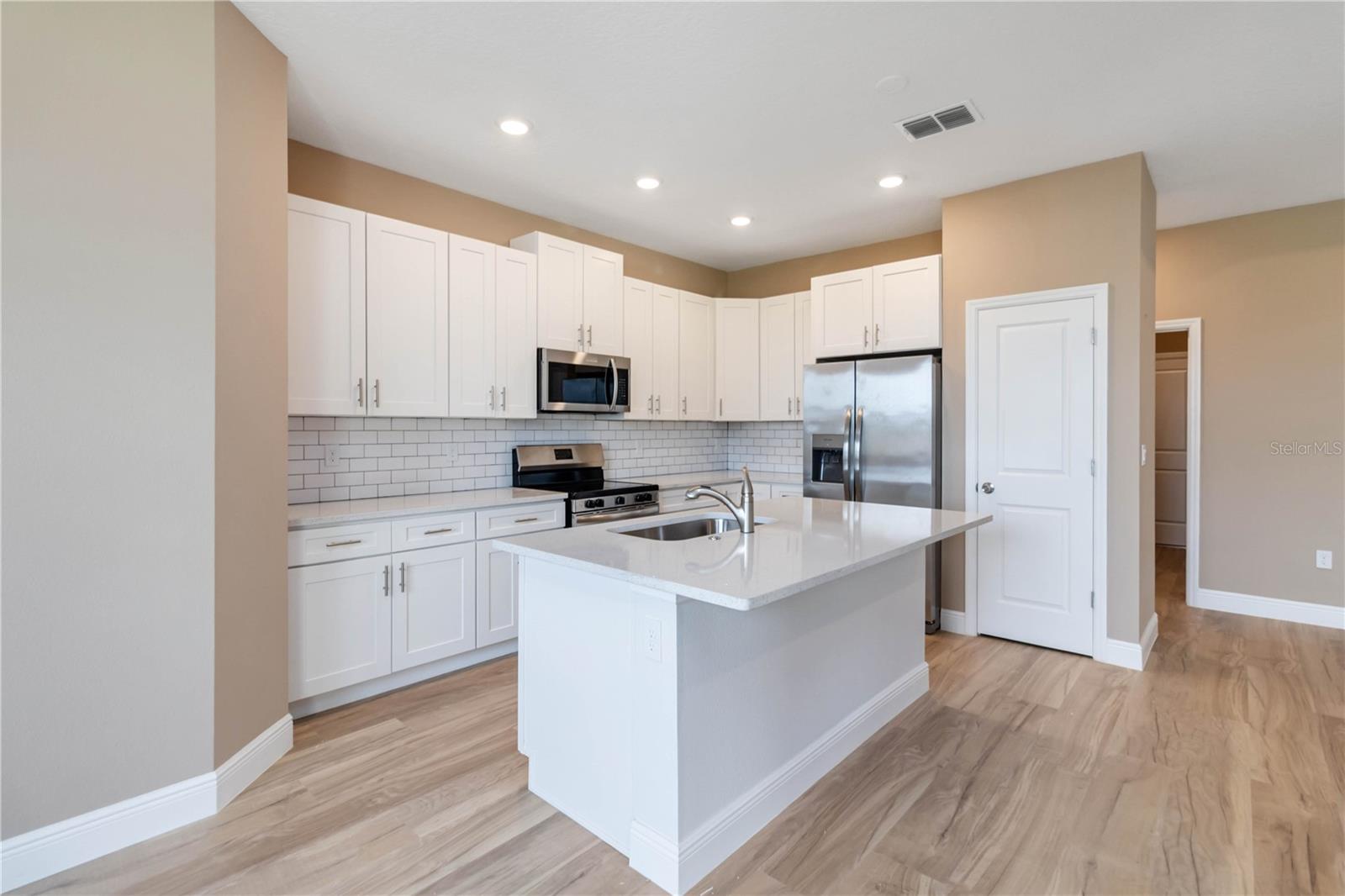 Image 16 of 49 For 11110 Oleander Drive