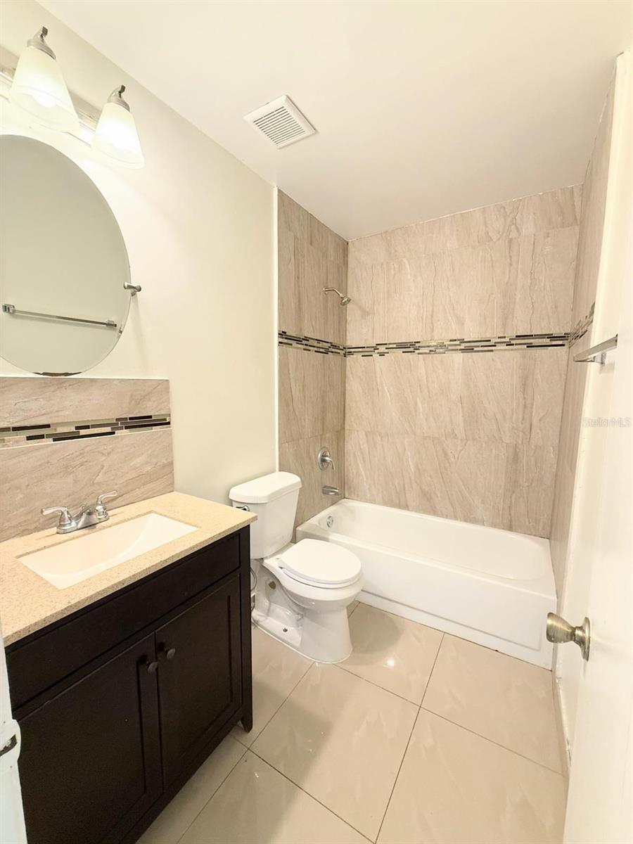 Image 8 of 13 For 5226 Via Hacienda Circle A215