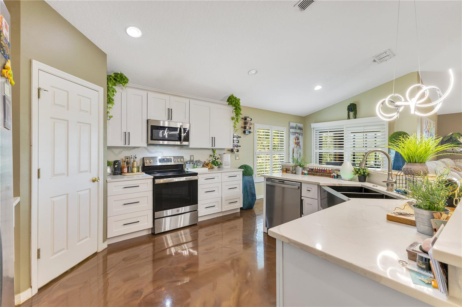 Image 4 of 31 For 2717 Eagle Canyon Drive S