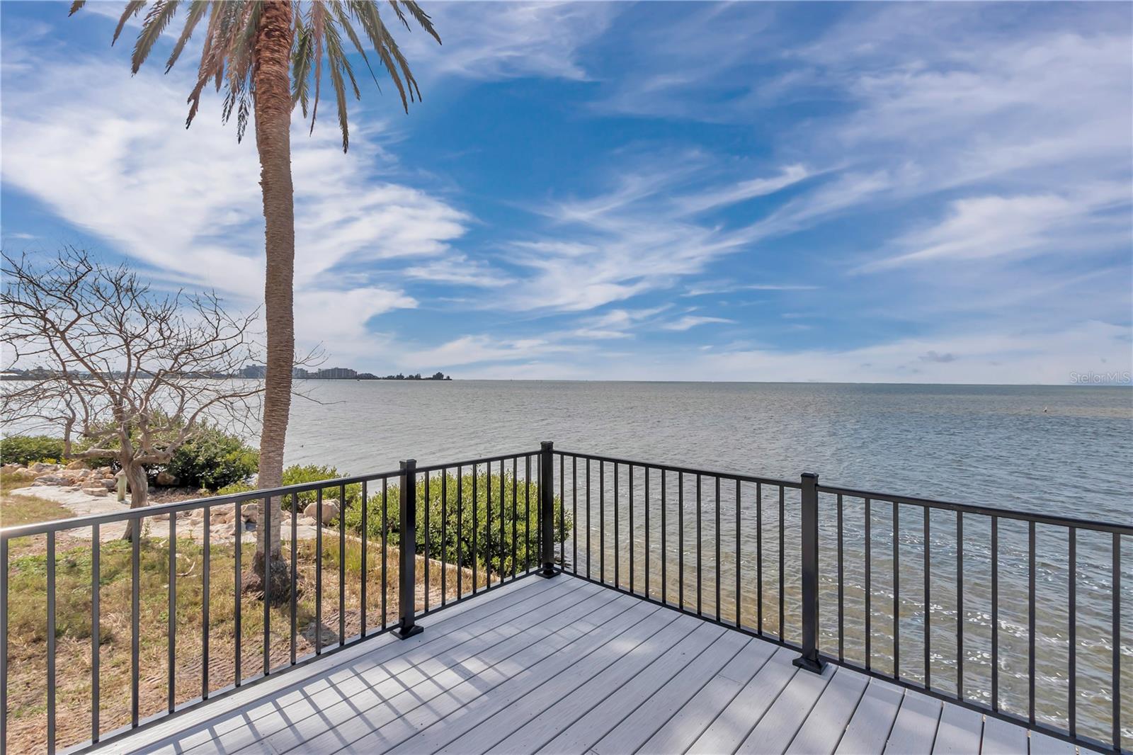Listing photo id 9 for 6417 Driftwood Drive