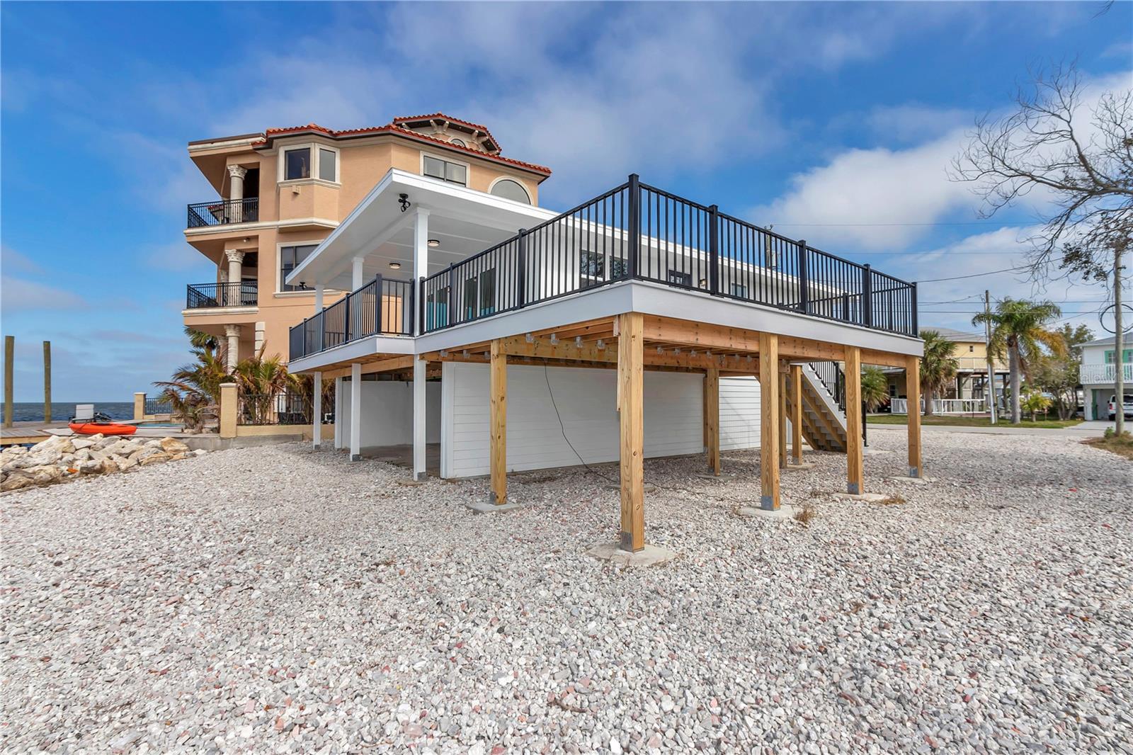 Listing photo id 10 for 6417 Driftwood Drive