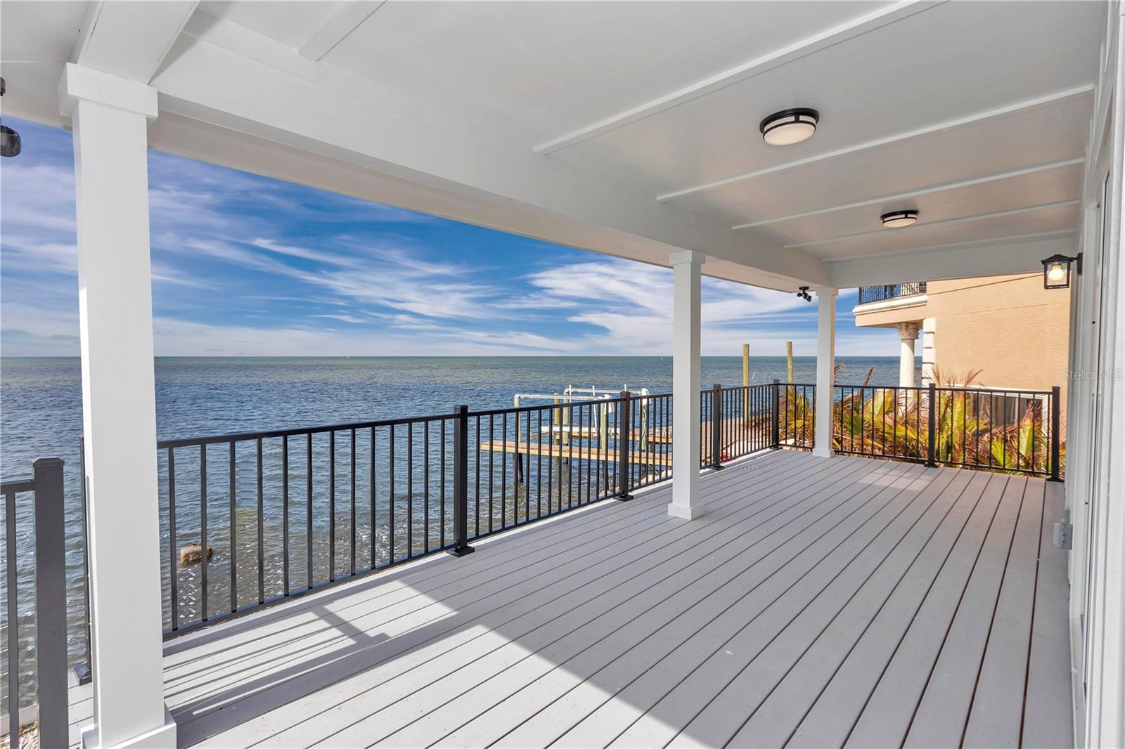 Listing photo id 11 for 6417 Driftwood Drive