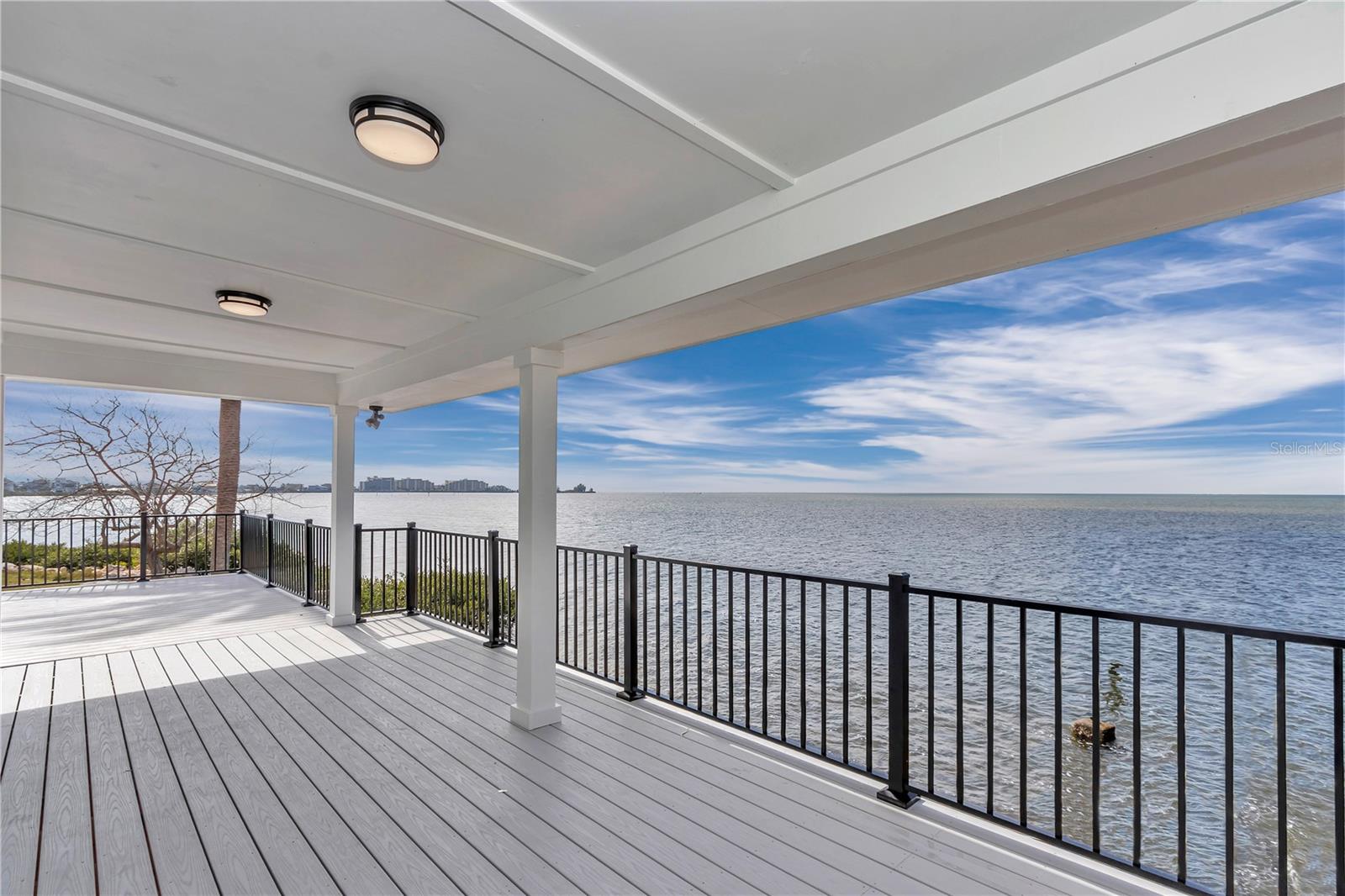 Listing photo id 13 for 6417 Driftwood Drive