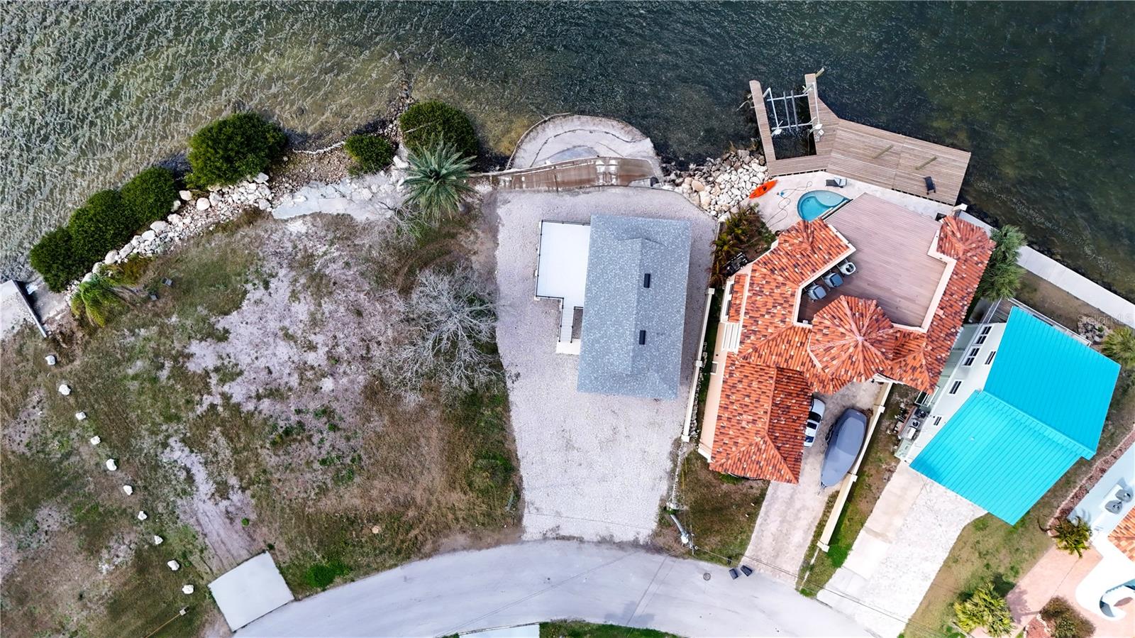 Listing photo id 16 for 6417 Driftwood Drive