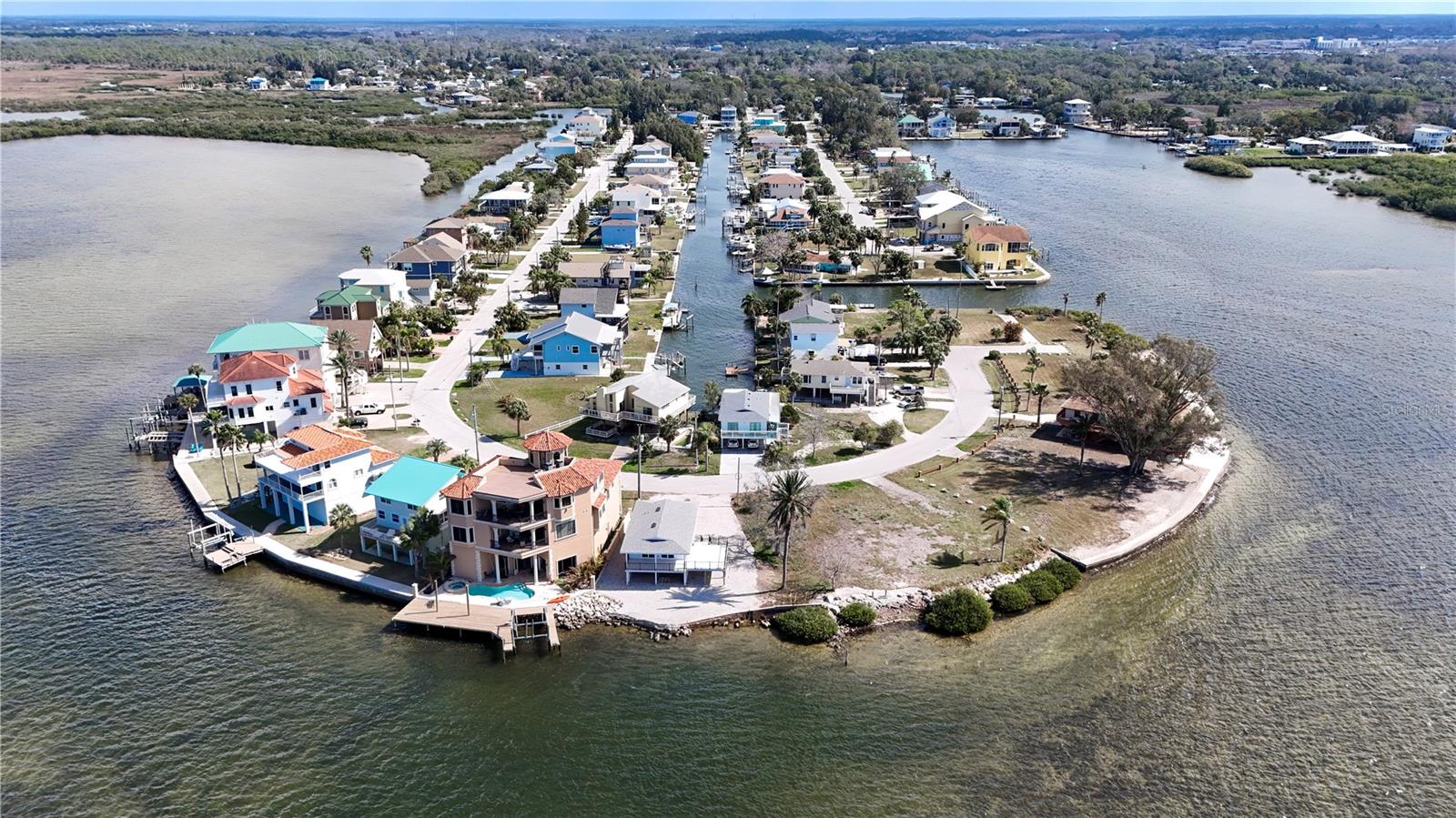 Listing photo id 29 for 6417 Driftwood Drive
