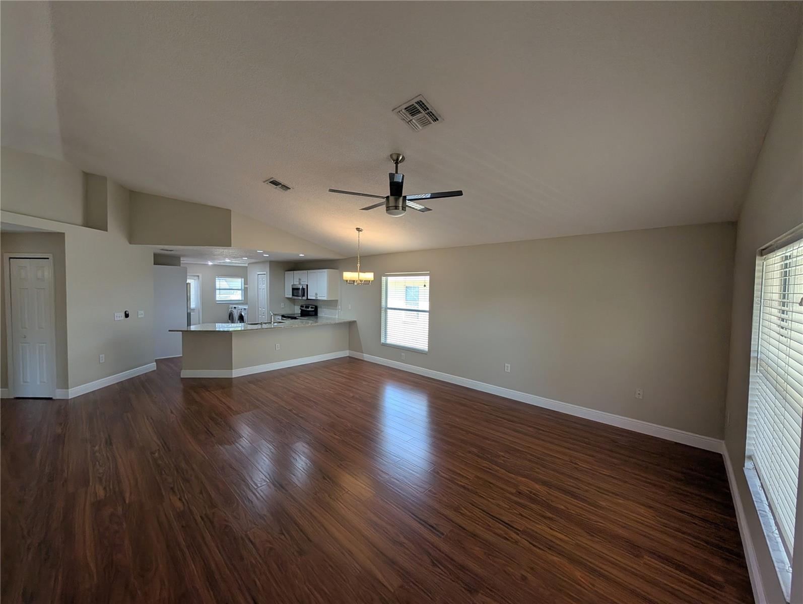 Image 4 of 19 For 7509 Morton Street