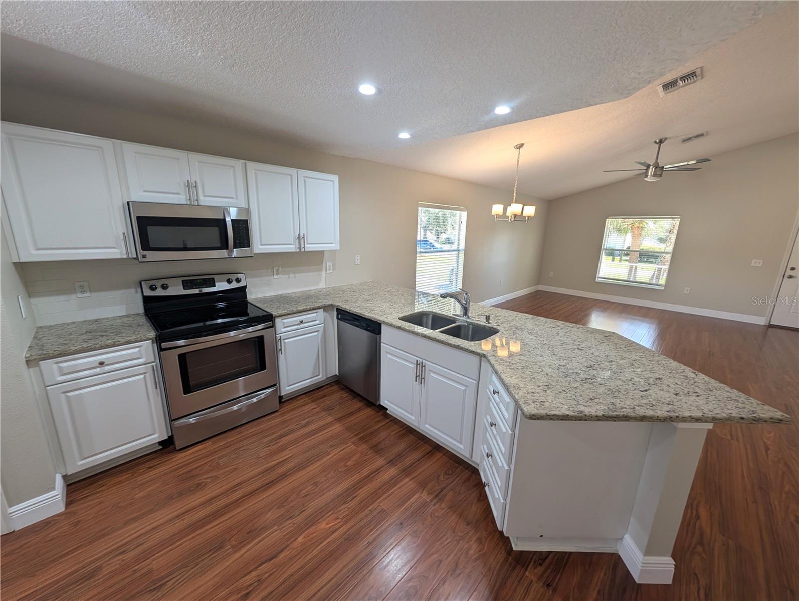 Image 5 of 19 For 7509 Morton Street