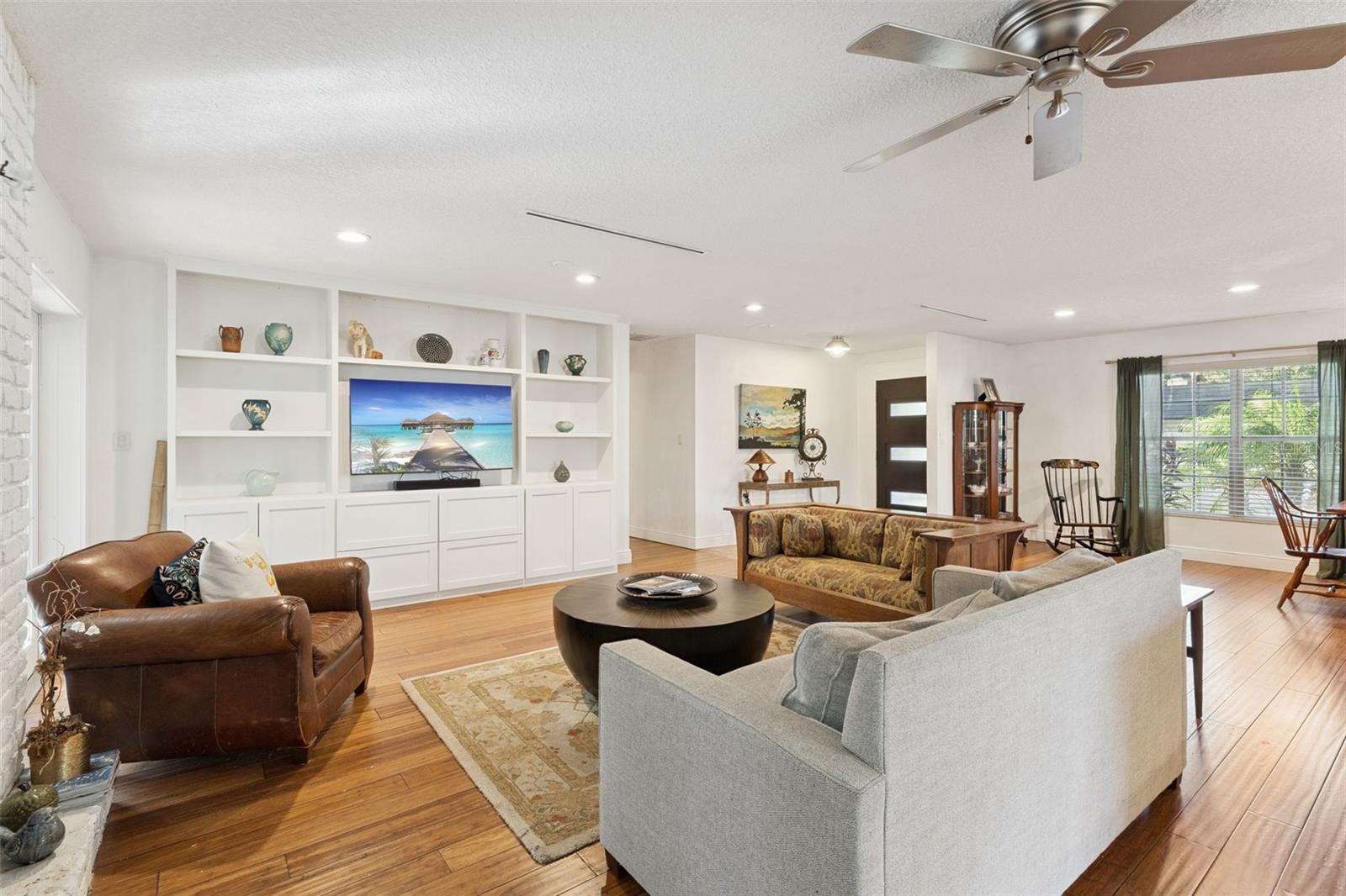 Image 16 of 58 For 2955 Lolissa Lane