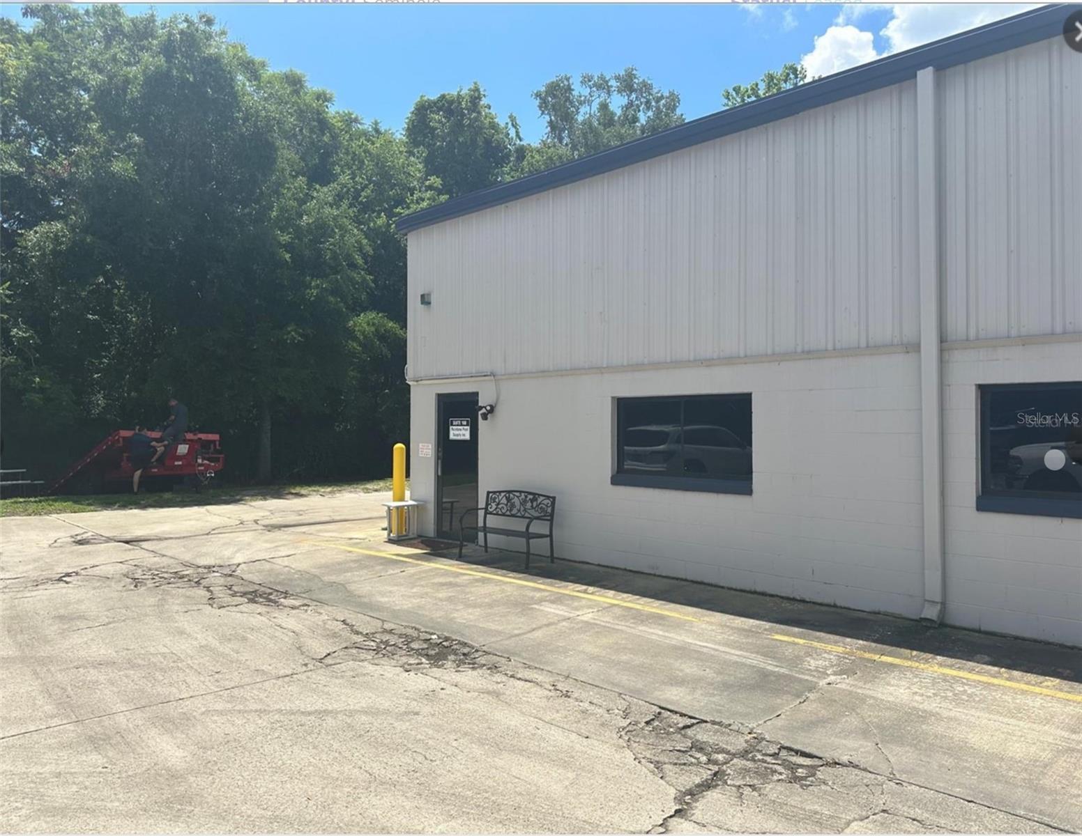 Image 3 of 6 For 2920 Airport Boulevard 150