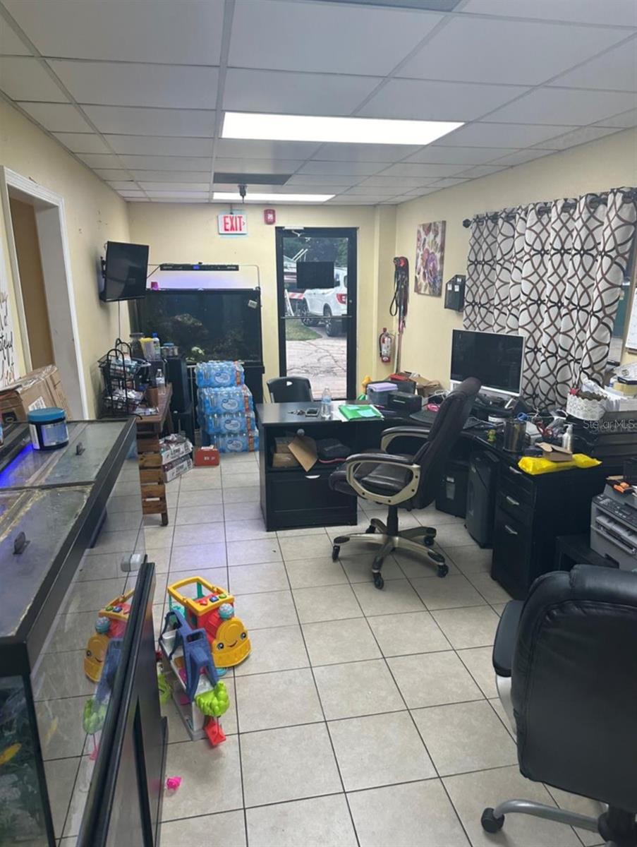 Image 4 of 6 For 2920 Airport Boulevard 150