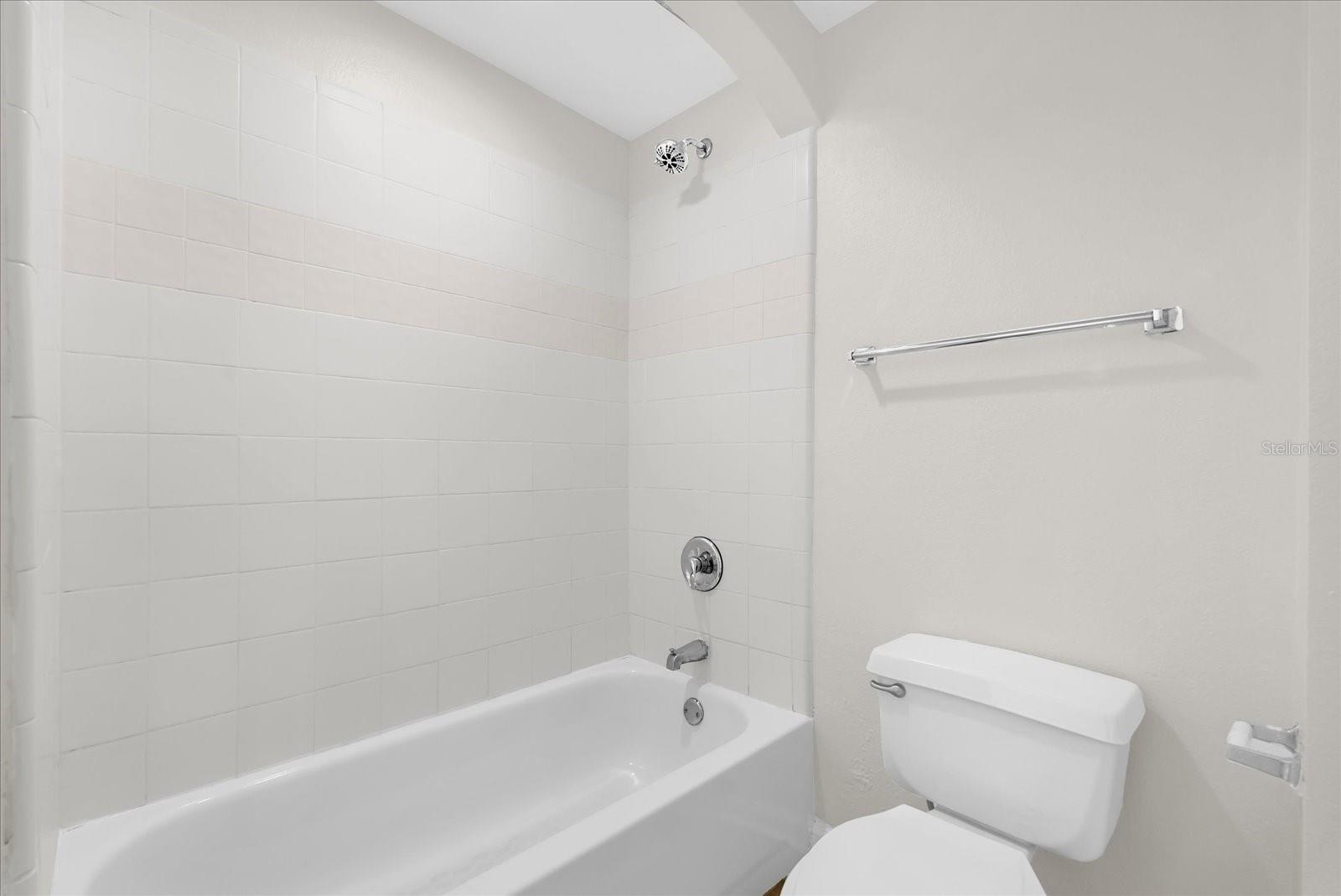 Image 20 of 30 For 322 Central Boulevard 606