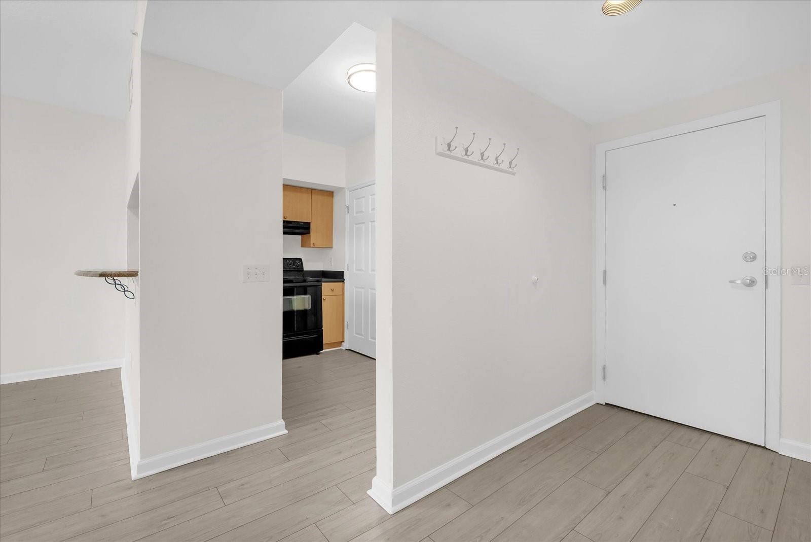 Image 7 of 30 For 322 Central Boulevard 606