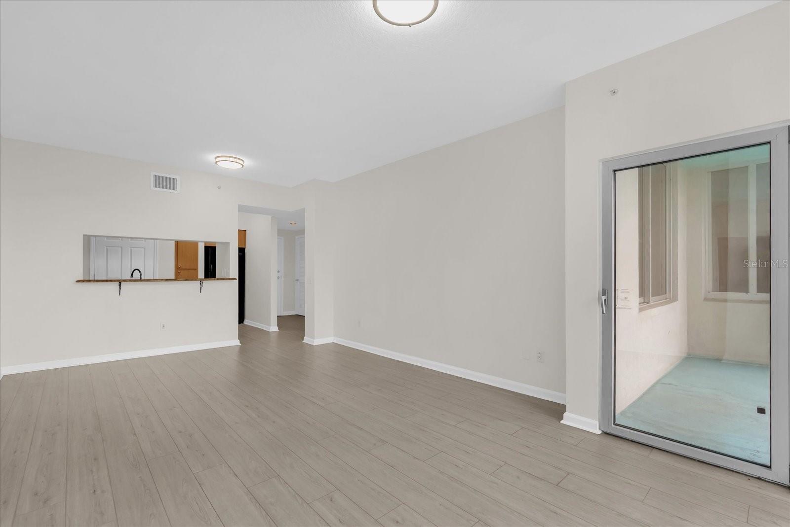 Image 9 of 30 For 322 Central Boulevard 606