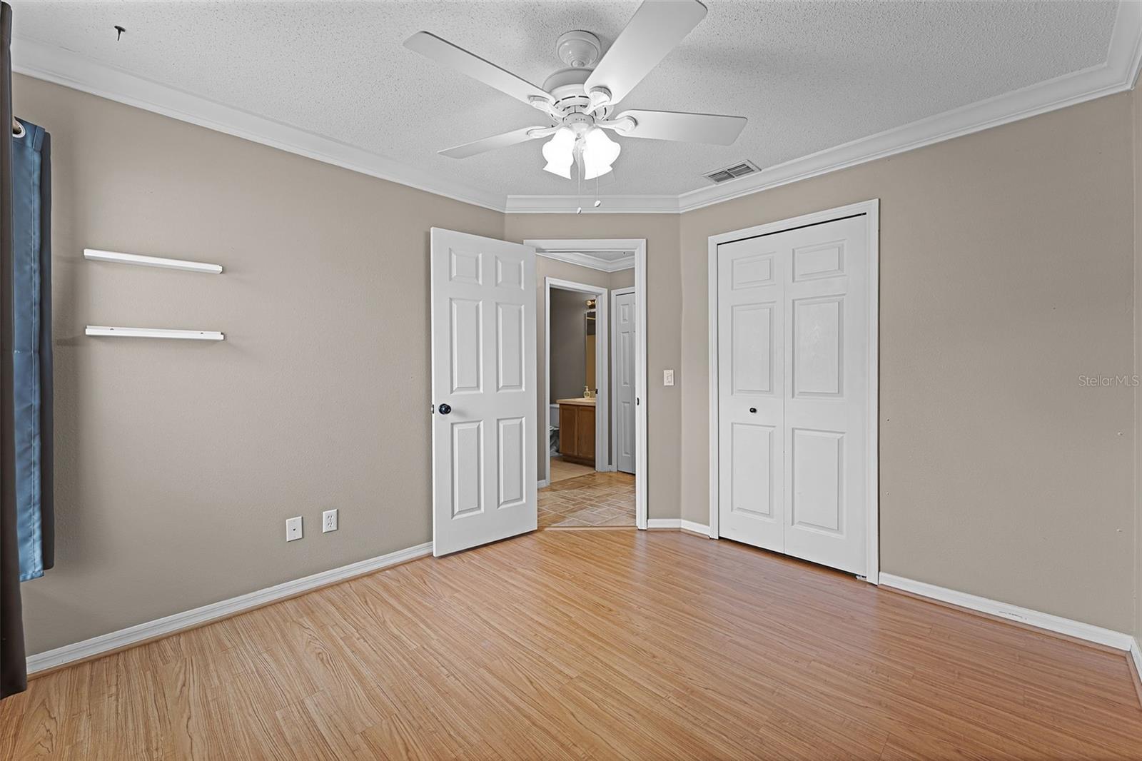 Image 13 of 21 For 4033 Forest Island Drive