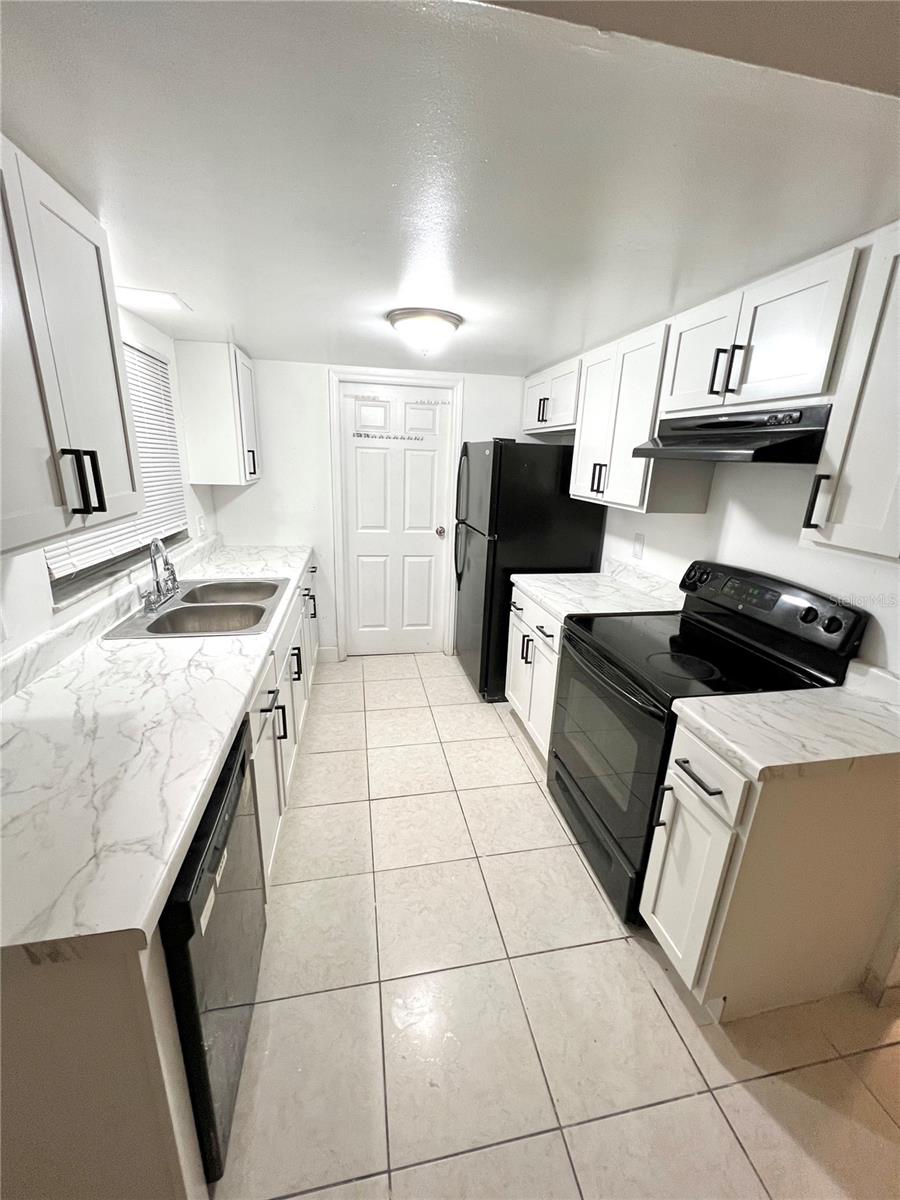 Image 3 of 11 For 2819 Kinnon Drive