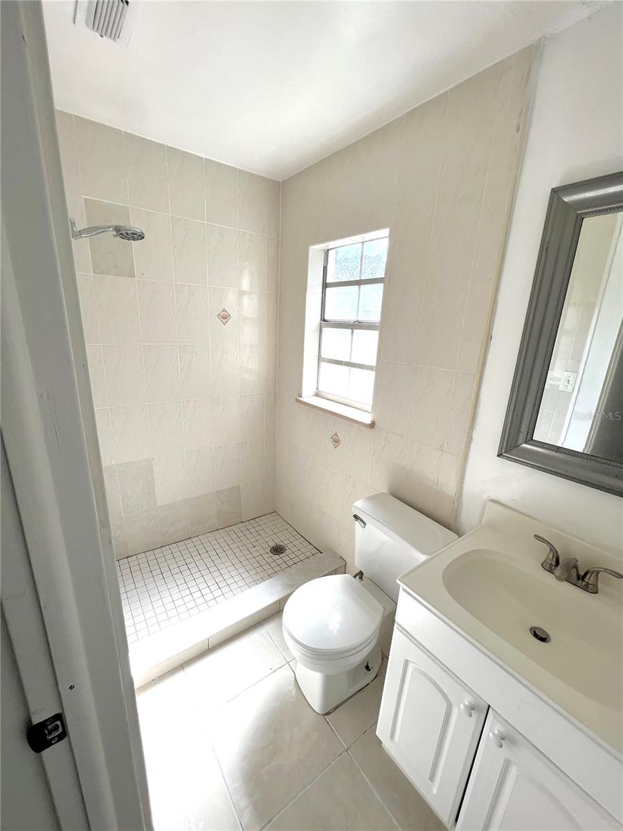 Image 4 of 11 For 2819 Kinnon Drive