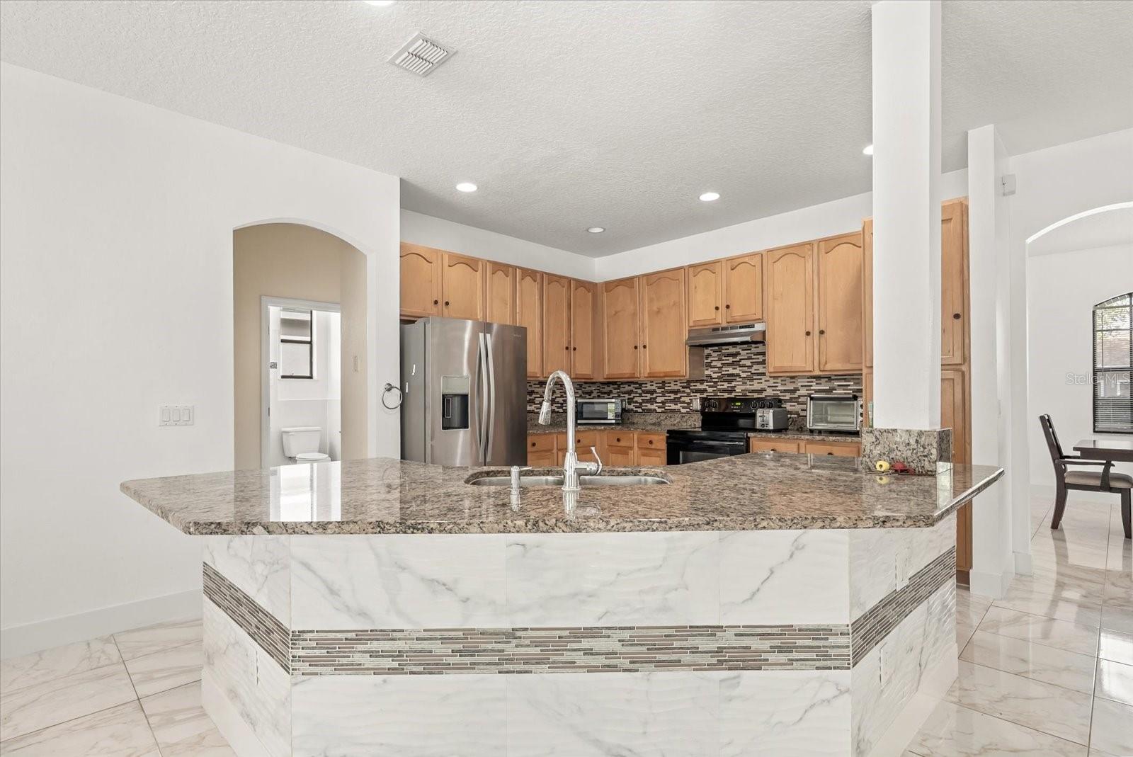 Image 12 of 57 For 871 Blairmont Ln