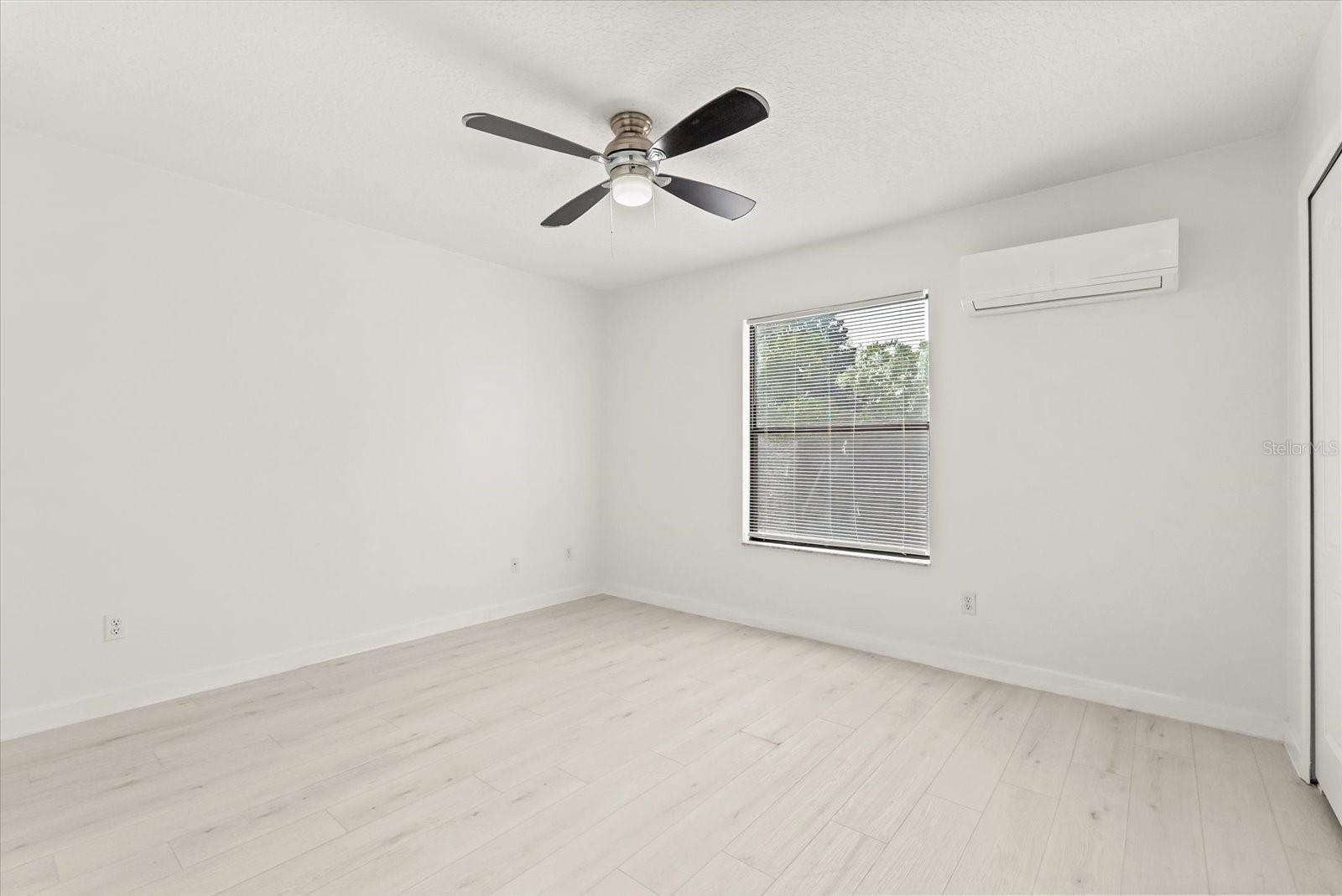 Image 36 of 57 For 871 Blairmont Ln