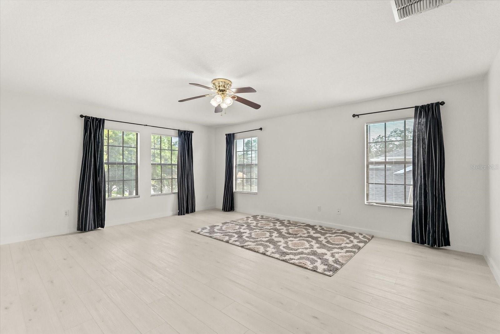 Image 38 of 57 For 871 Blairmont Ln