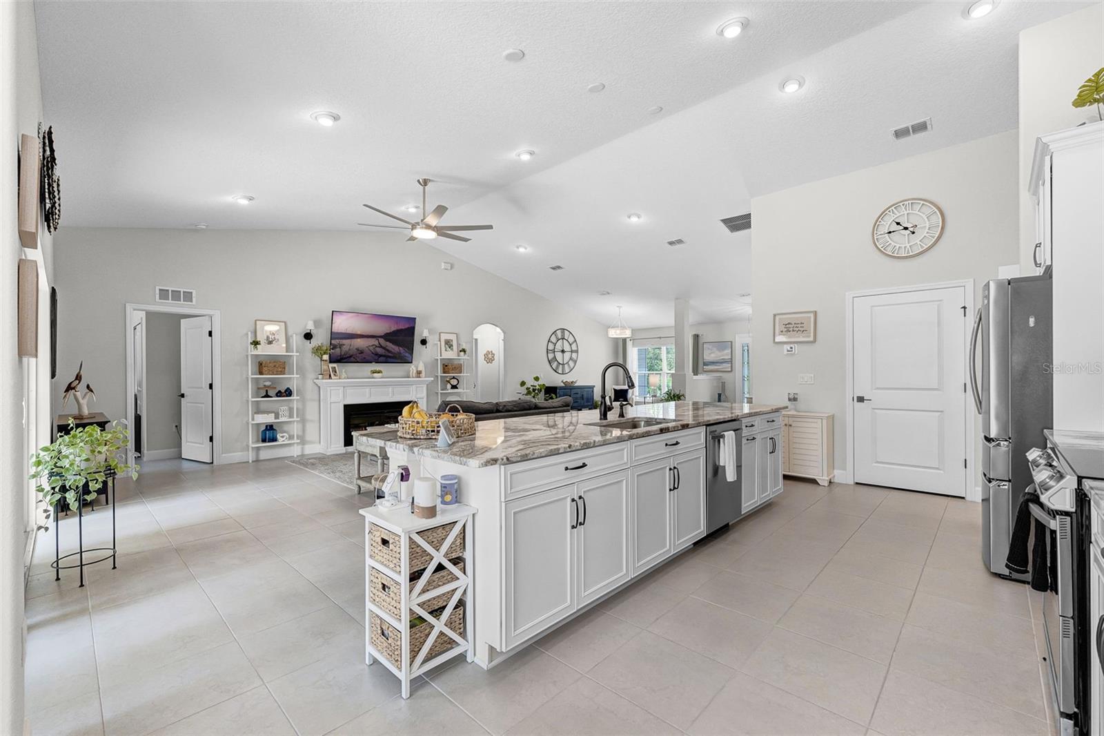 Image 14 of 34 For 28 Rae Drive