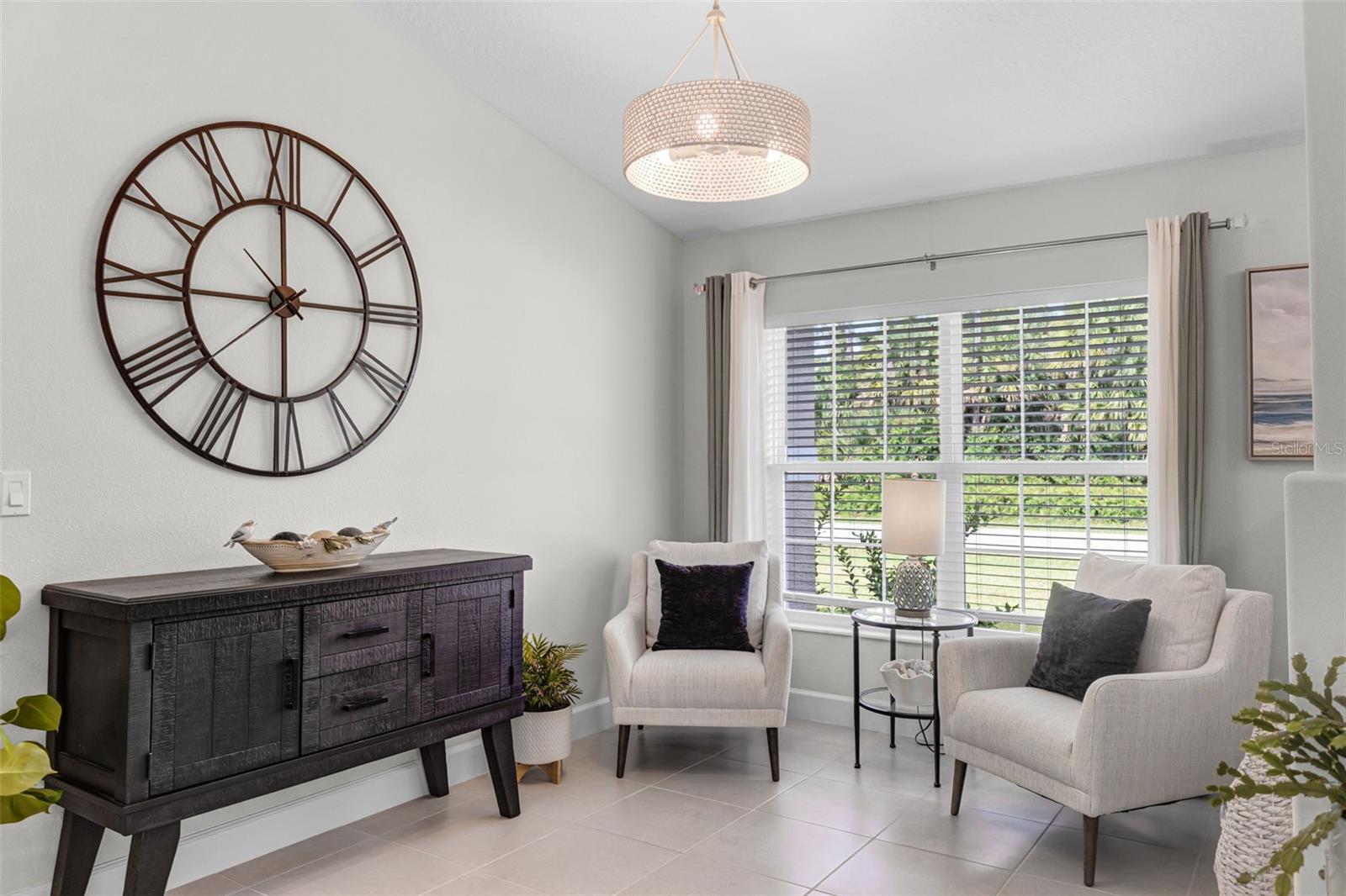 Image 4 of 34 For 28 Rae Drive