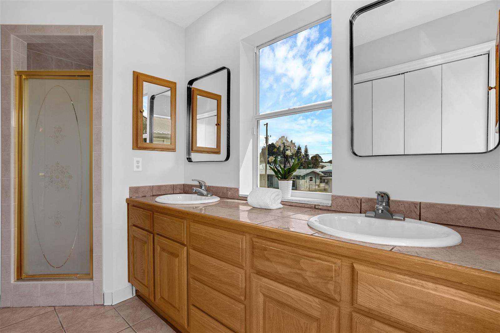Image 22 of 43 For 1720 20th Avenue