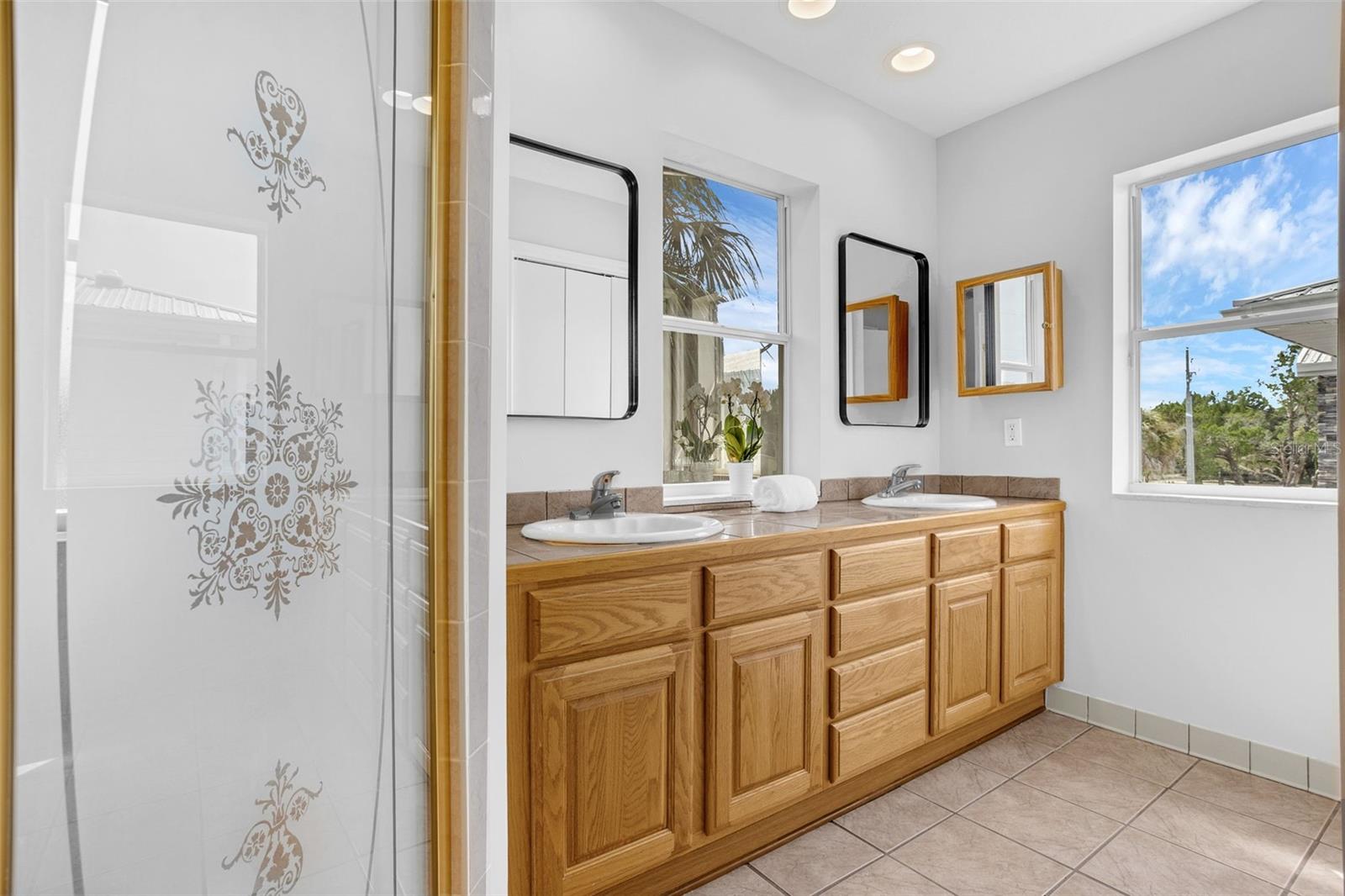 Image 23 of 43 For 1720 20th Avenue