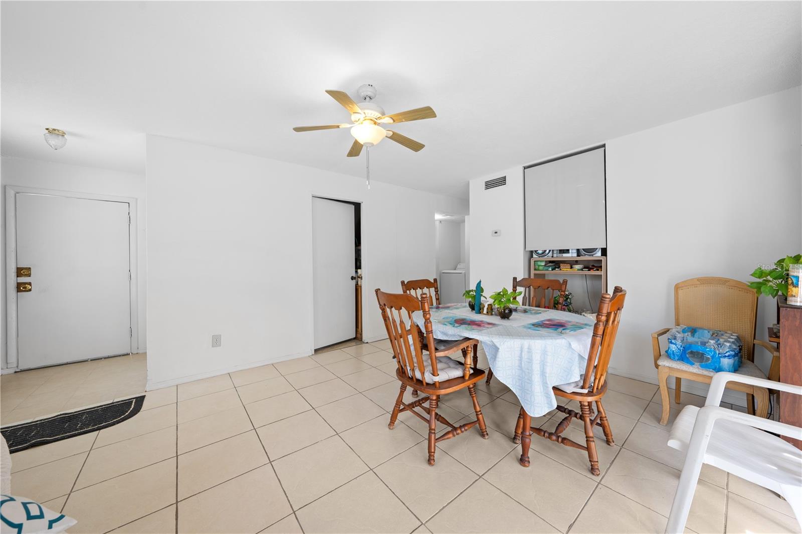Image 9 of 32 For 2717 Santana Avenue
