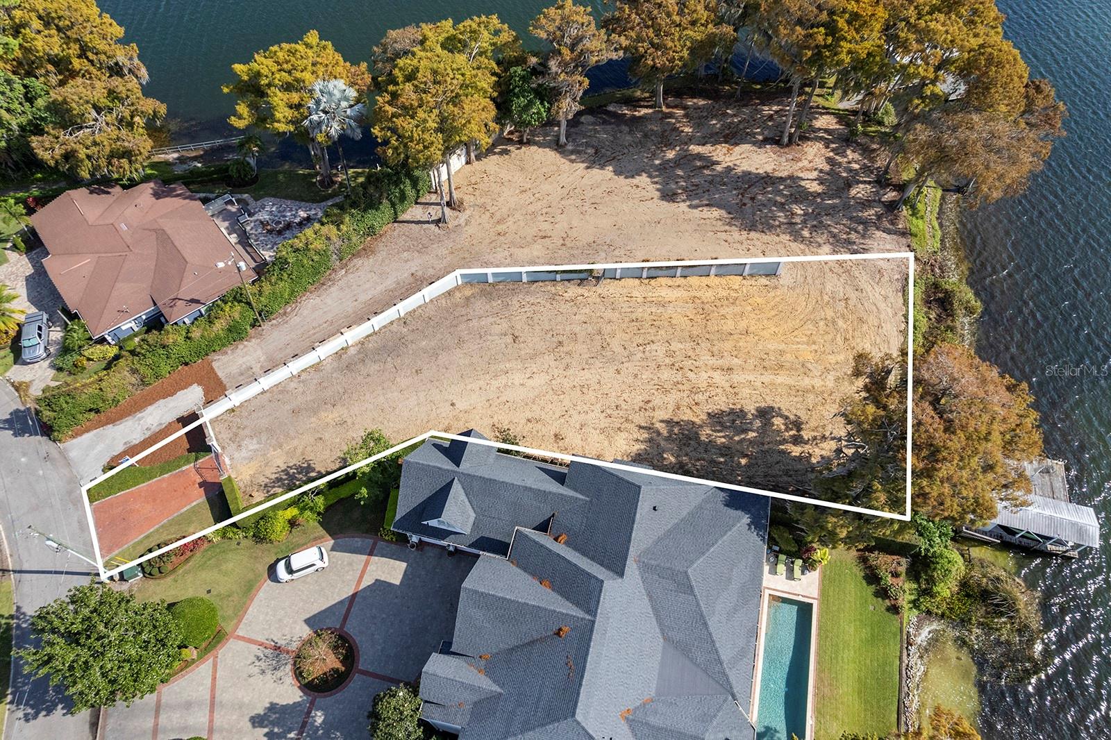 Listing photo id 5 for 125 Whitecaps Circle