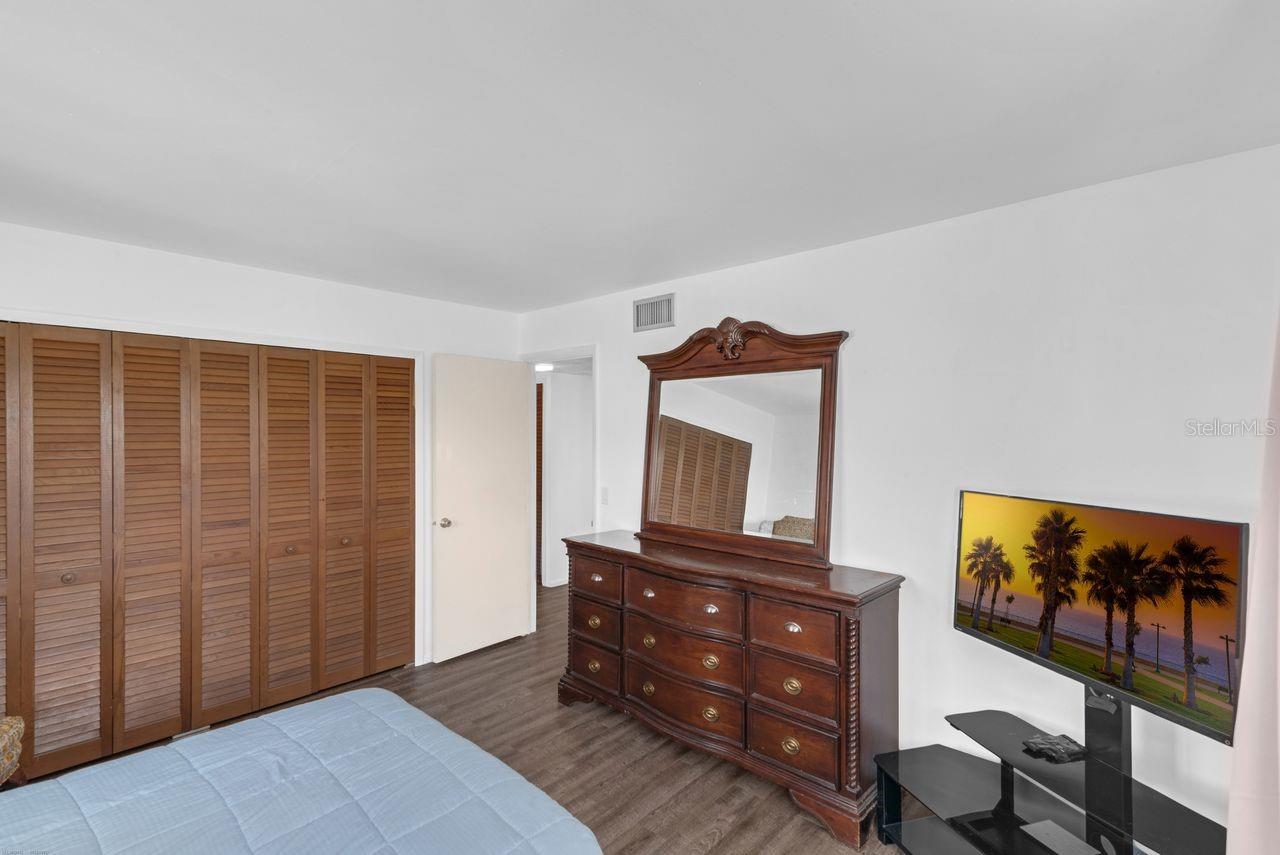 Image 21 of 29 For 121 Caribbean Street 140