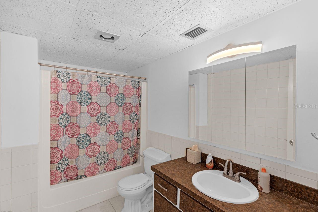 Image 22 of 29 For 121 Caribbean Street 140