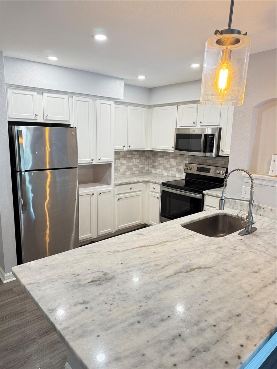 Image 3 of 18 For 2801 Chancellorsville Drive 632