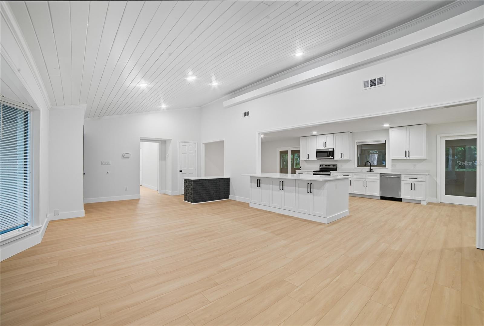 Image 6 of 31 For 1150 Lake Brantley Road