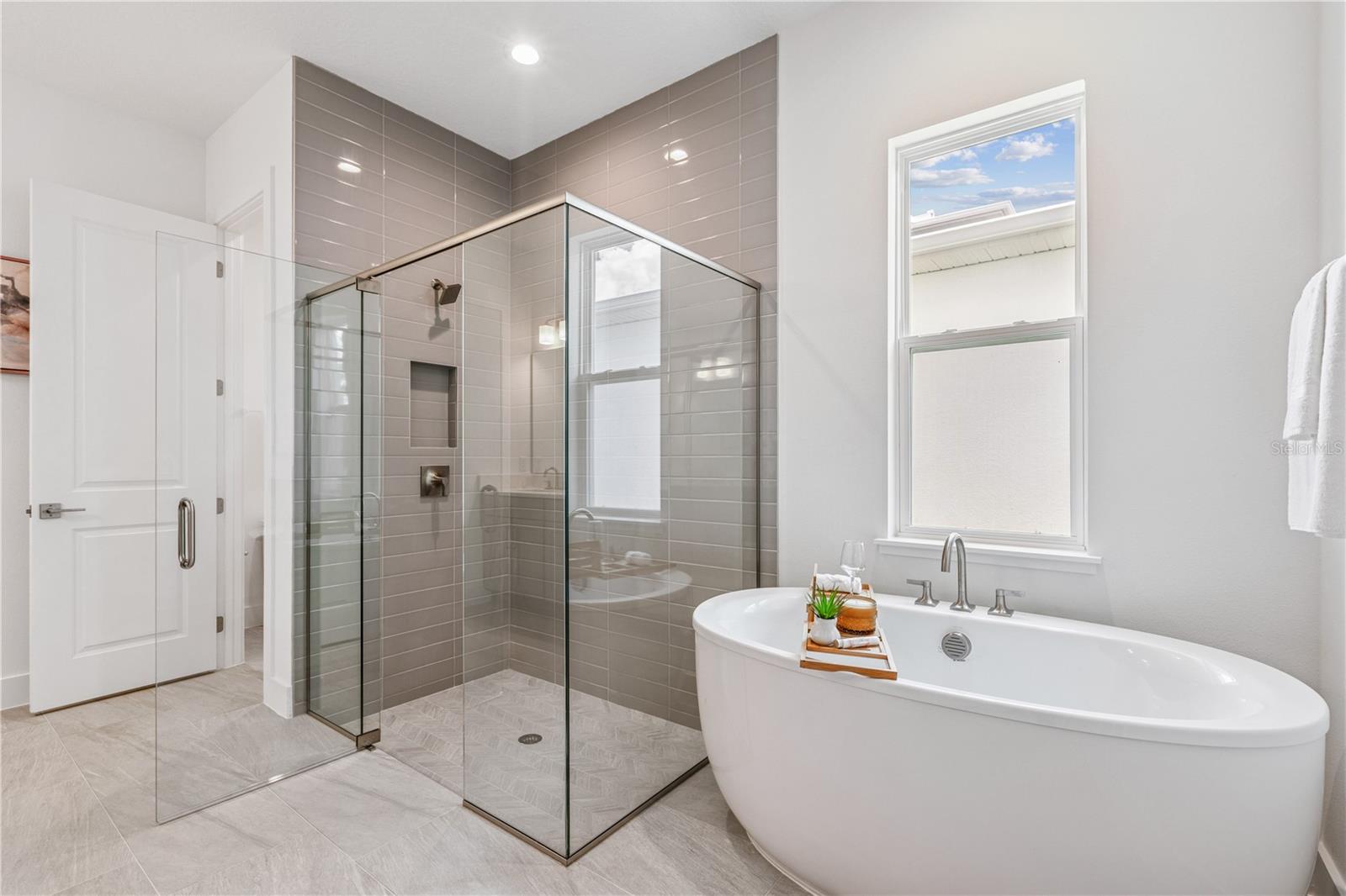 Image 10 of 14 For 1051 Gloryland Court