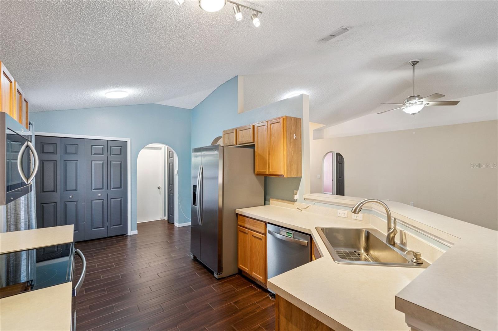 Image 6 of 28 For 2137 Corner School Drive