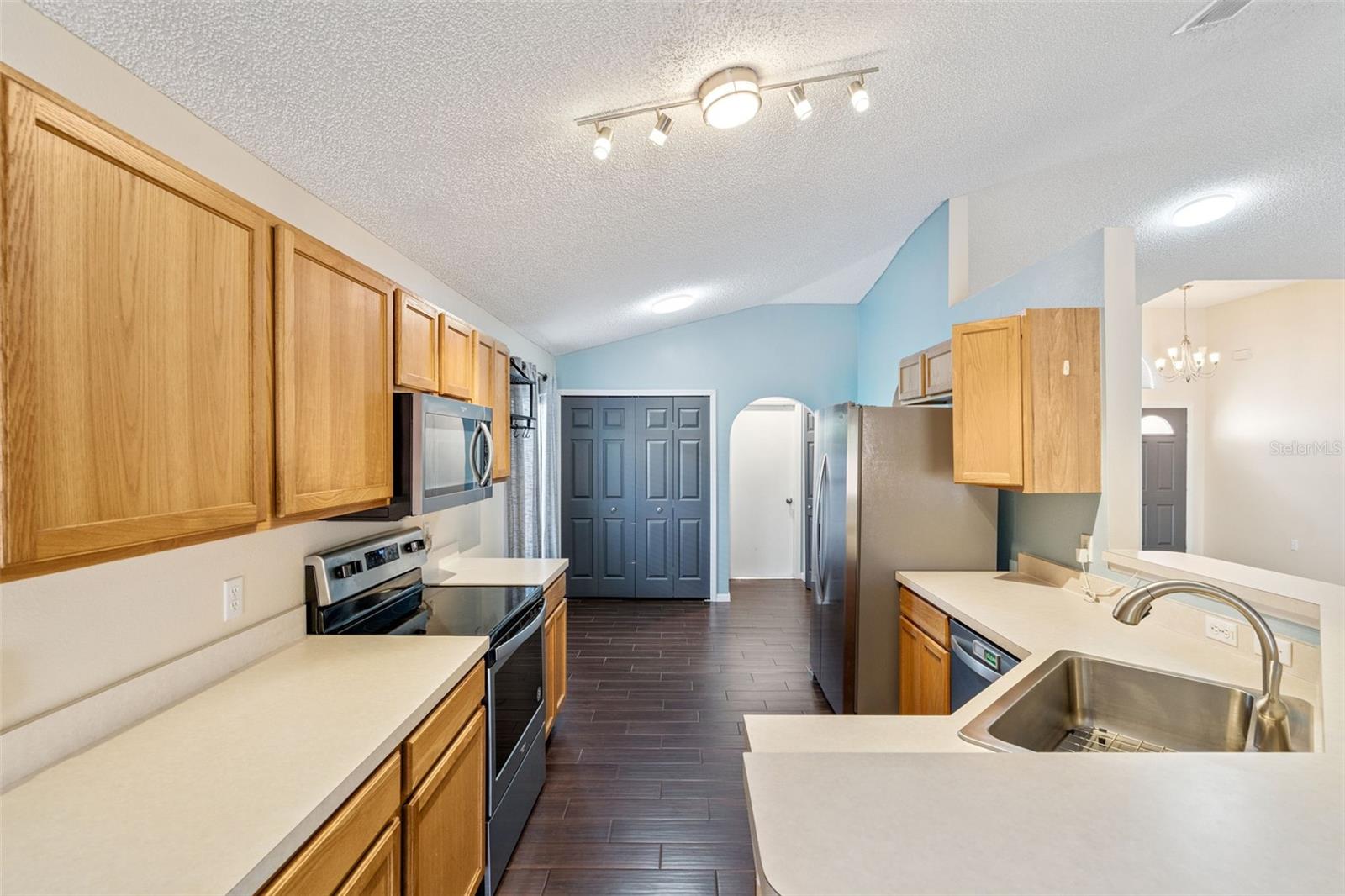 Image 7 of 28 For 2137 Corner School Drive