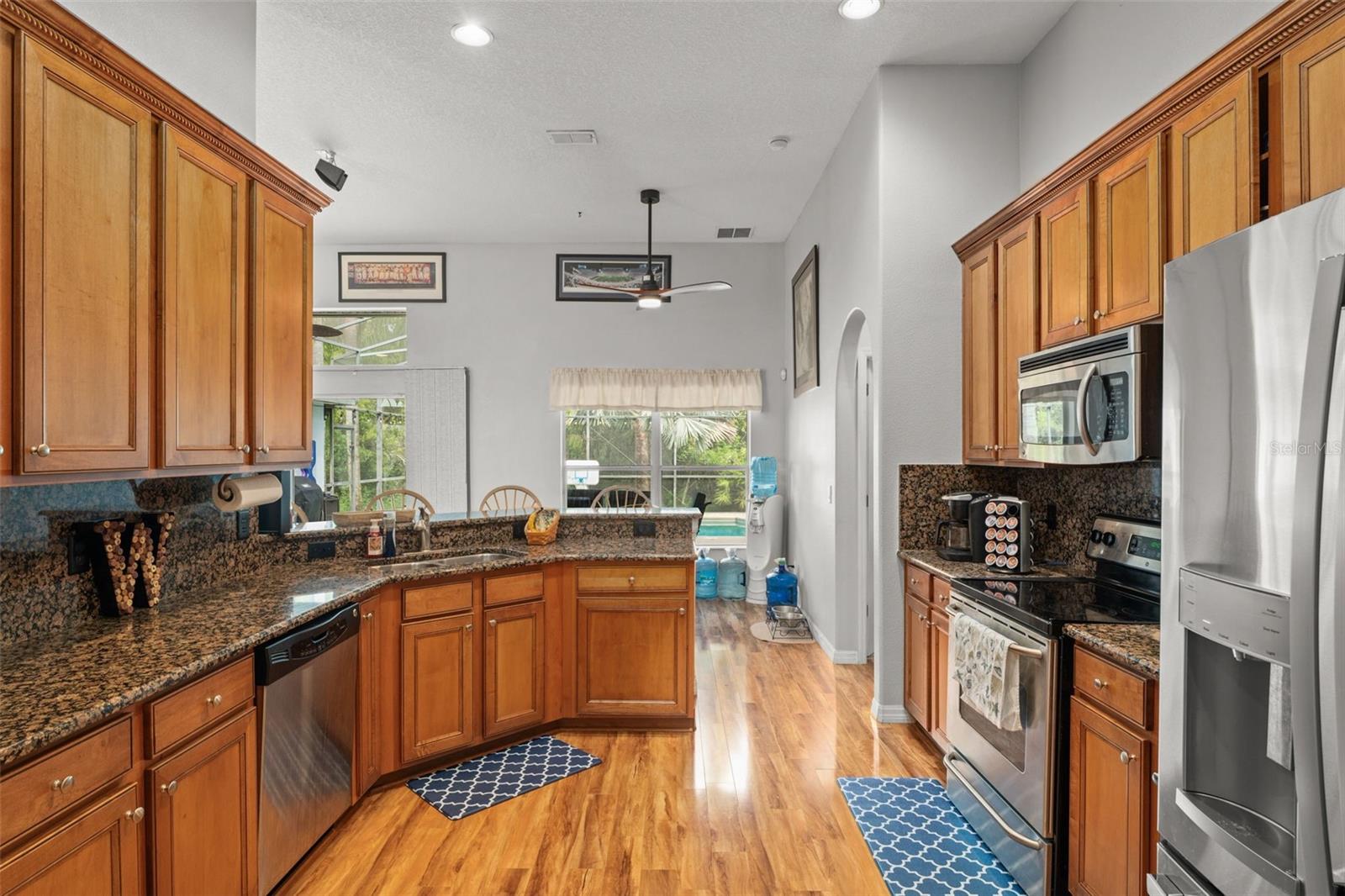 Image 23 of 52 For 4011 Chippewa Court