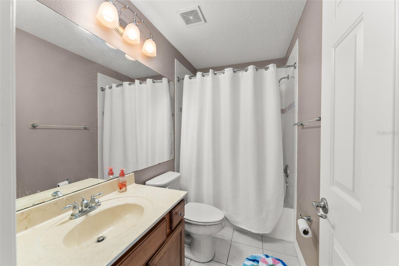 Image 30 of 52 For 4011 Chippewa Court