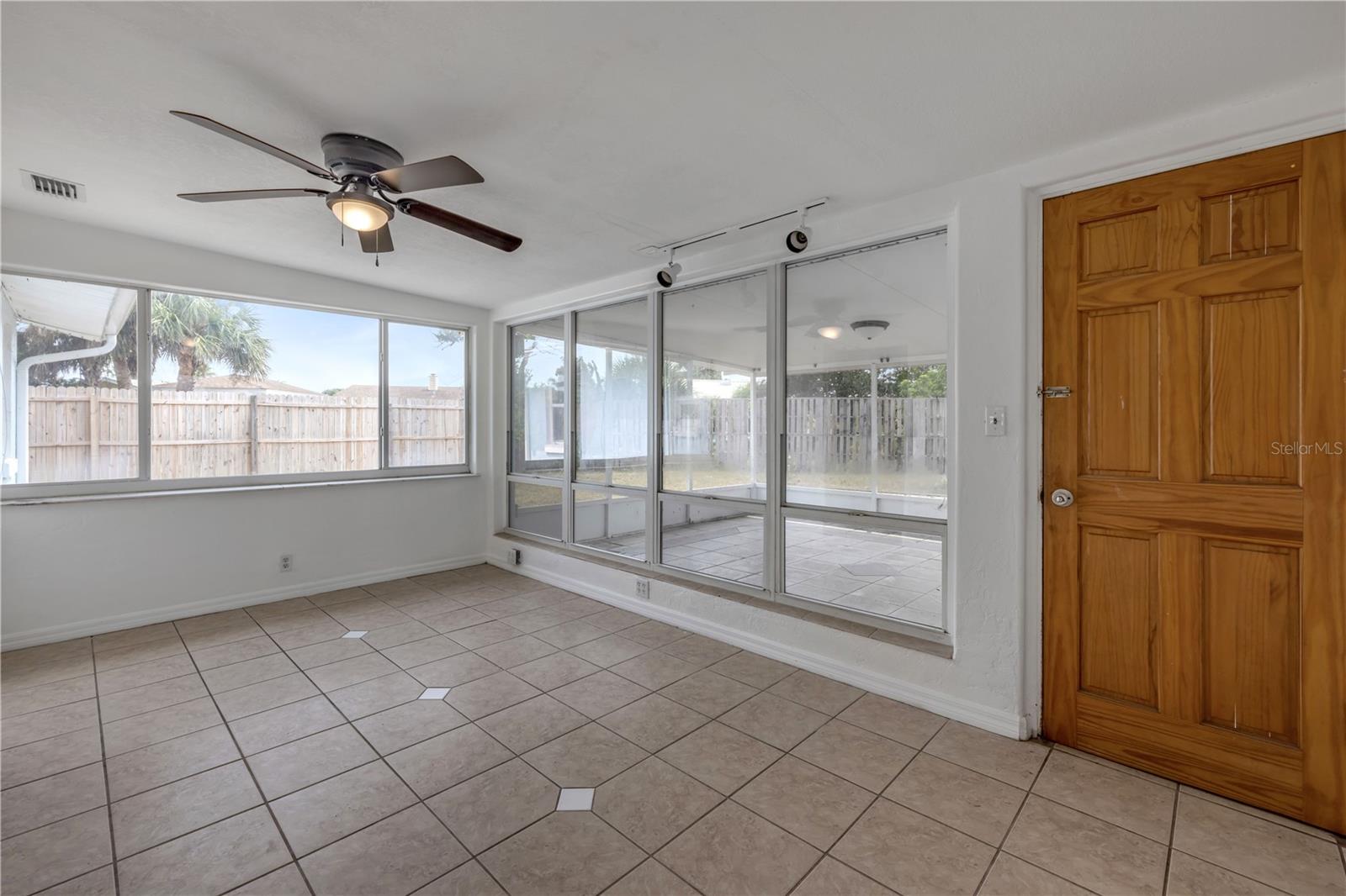 Image 14 of 29 For 40 Palm Drive