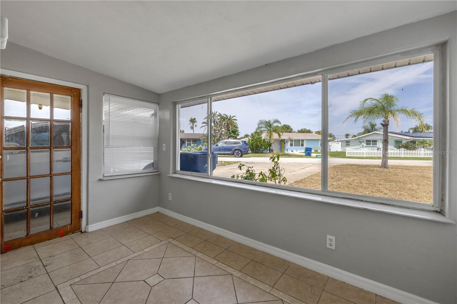 Image 6 of 29 For 40 Palm Drive