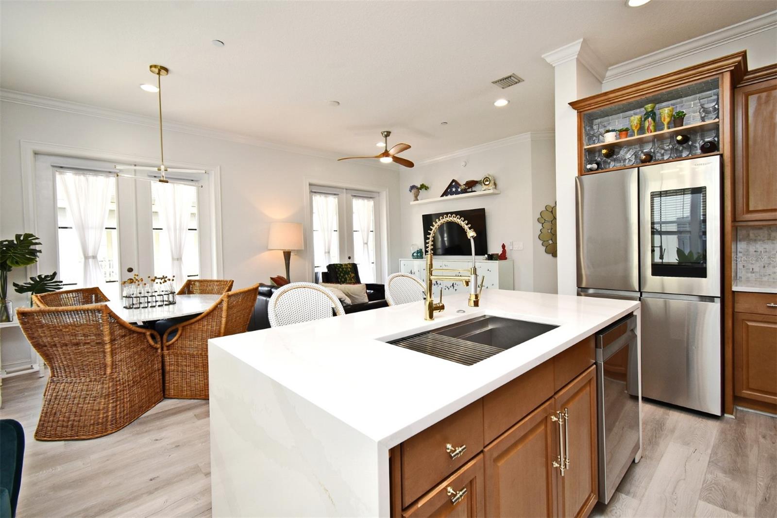 Image 11 of 34 For 601 Edwards Street 4204